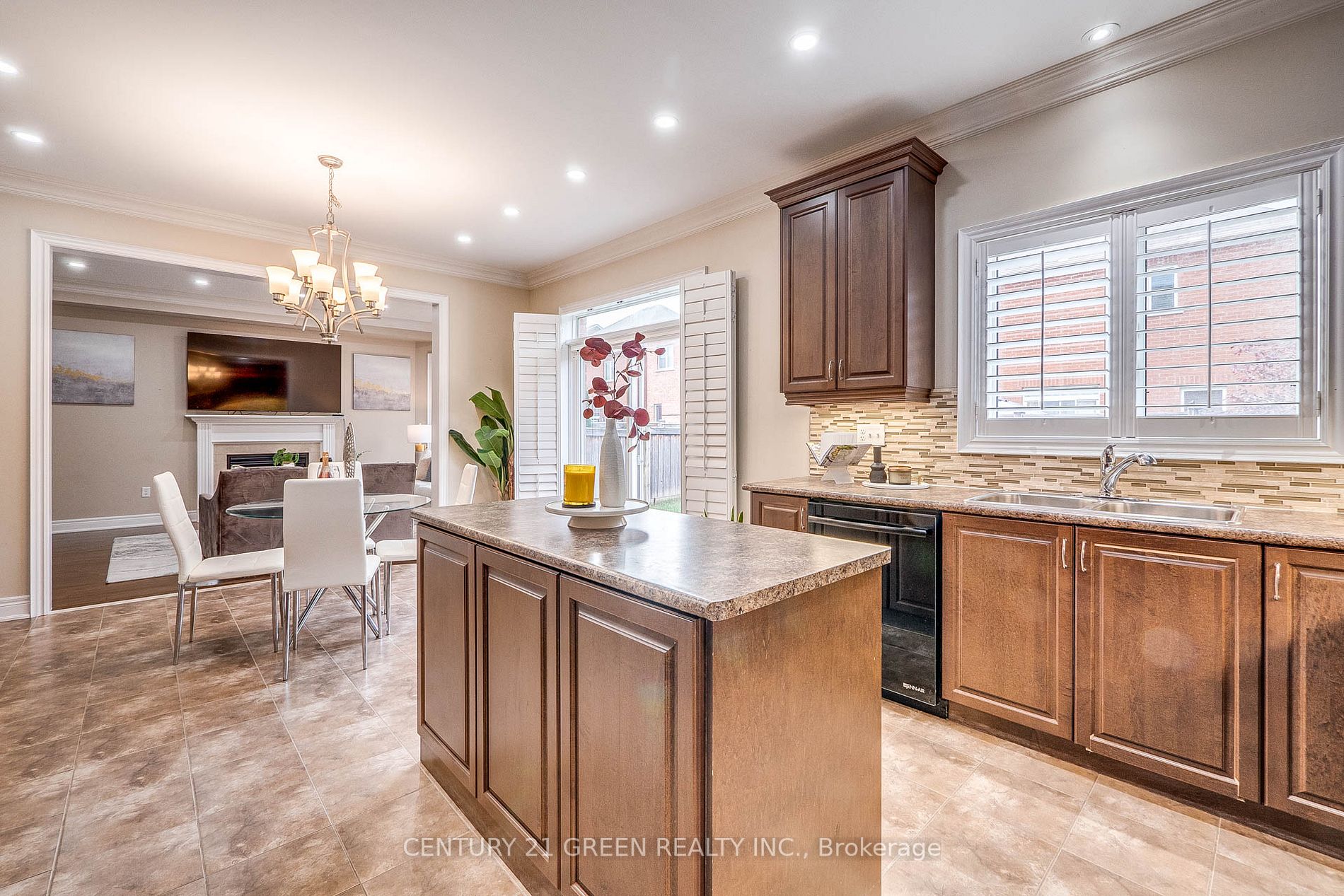 508 Hinchey Cres