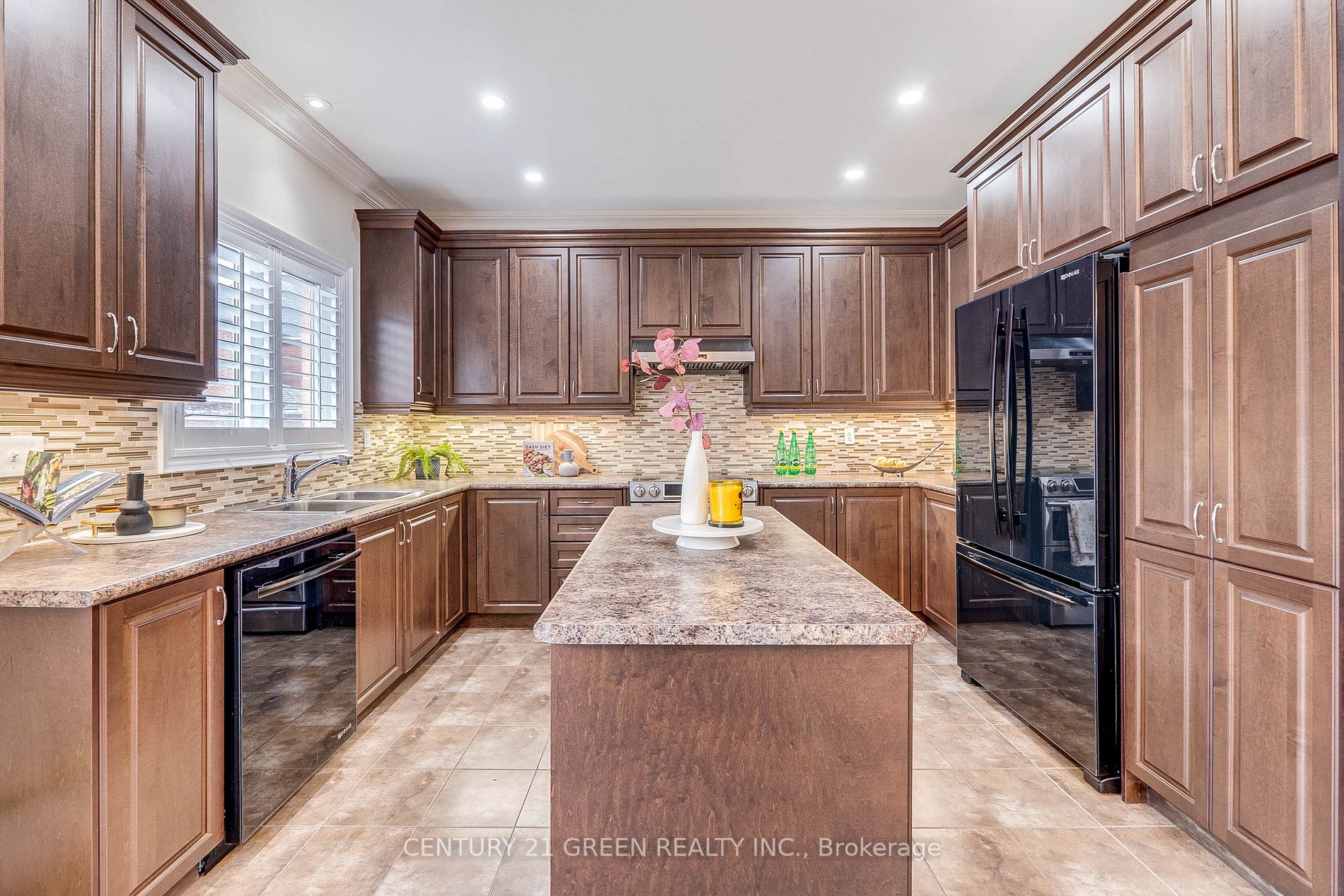 508 Hinchey Cres