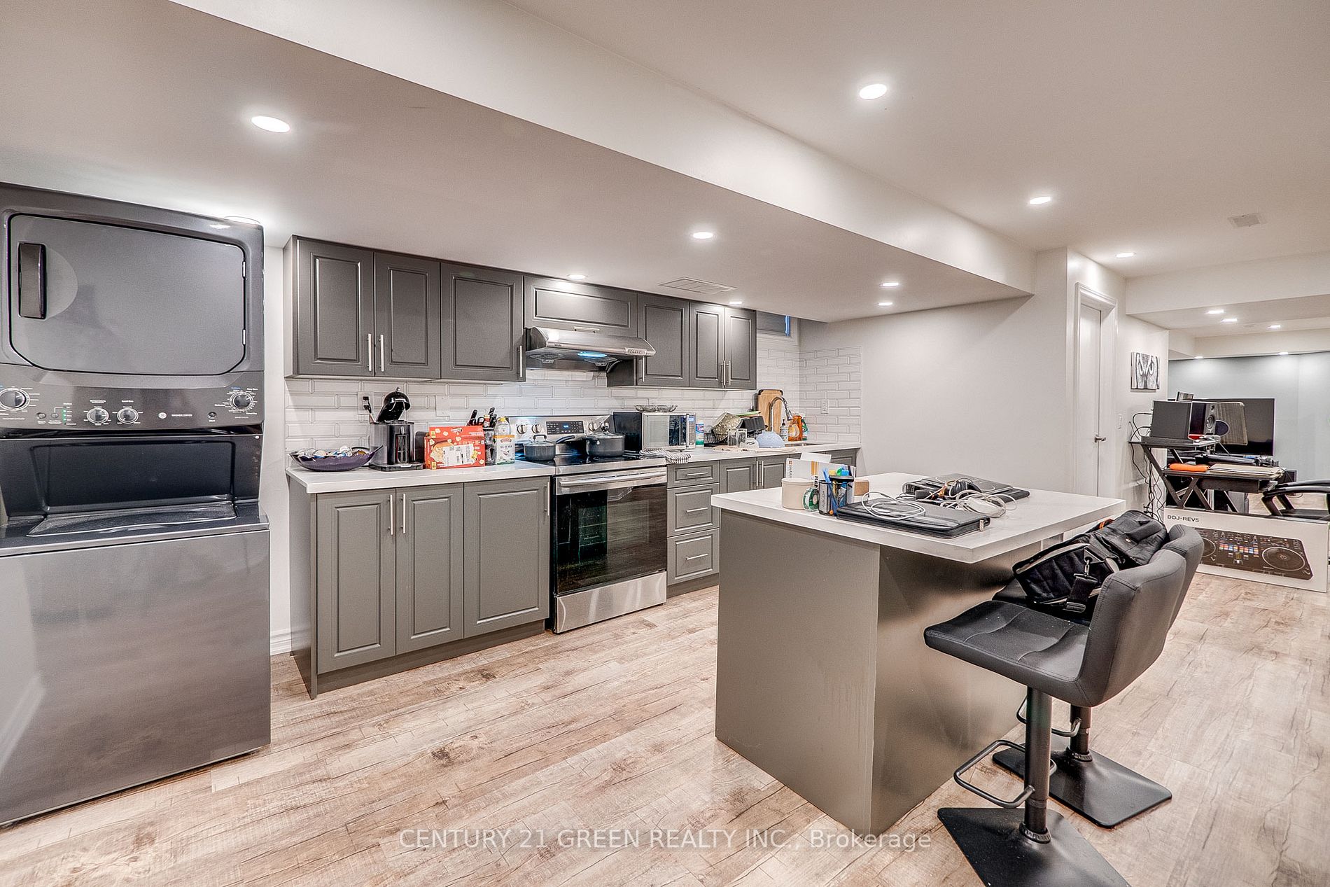 508 Hinchey Cres