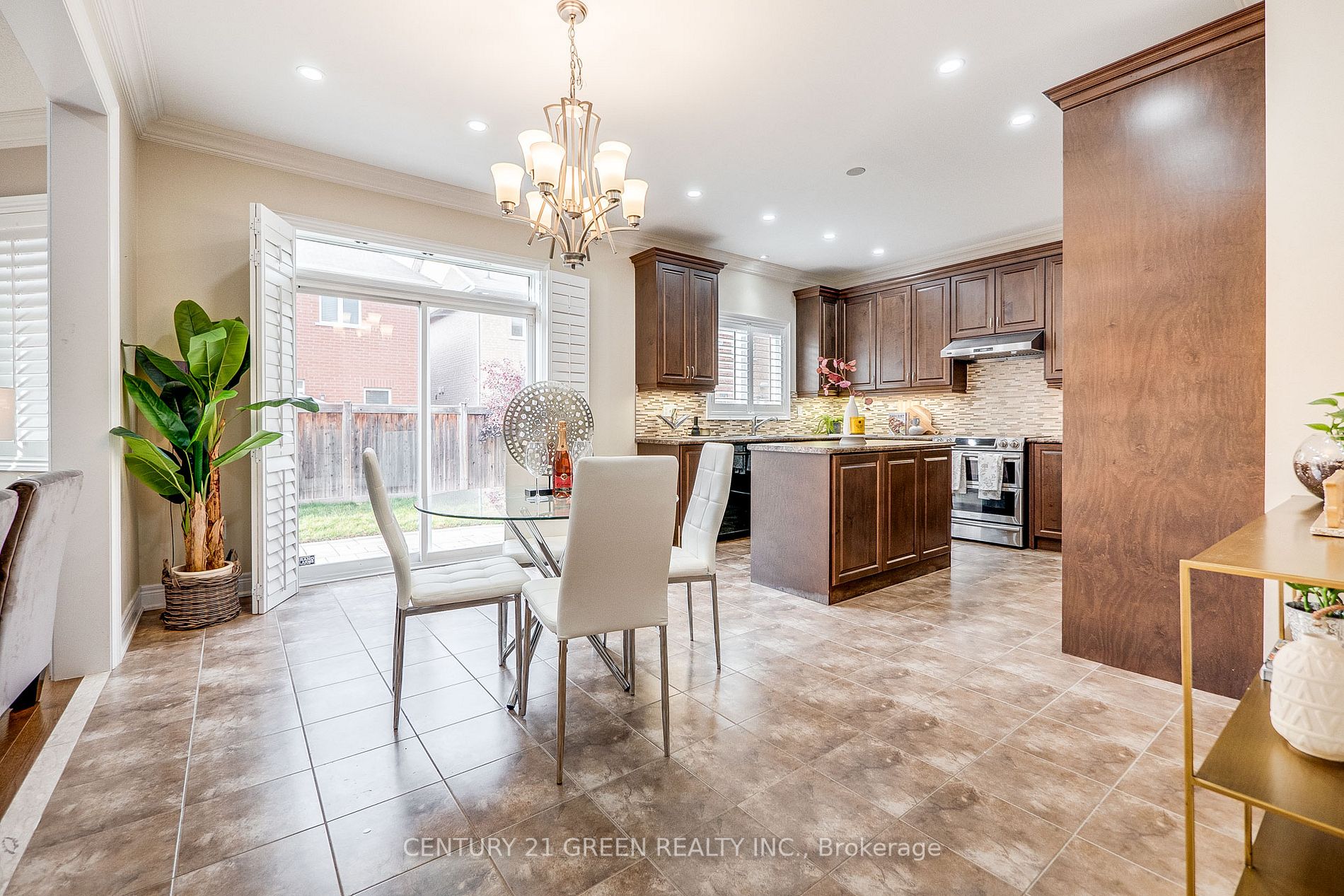 508 Hinchey Cres