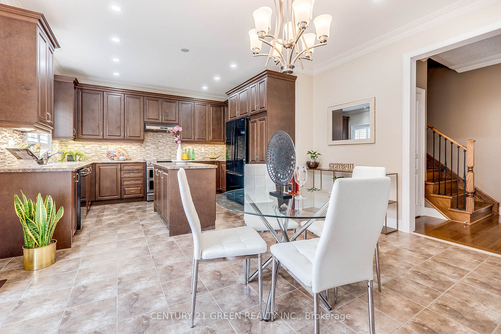 508 Hinchey Cres