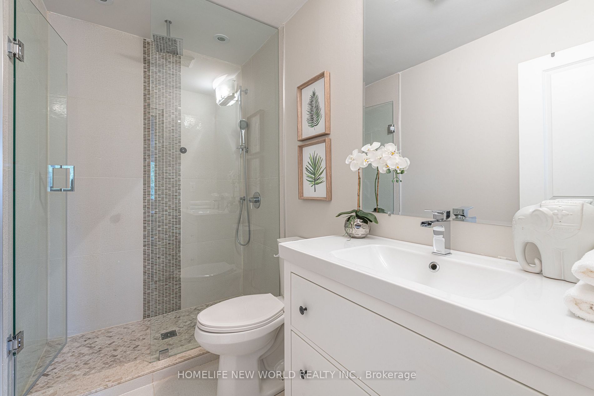 271 Paisley Blvd W