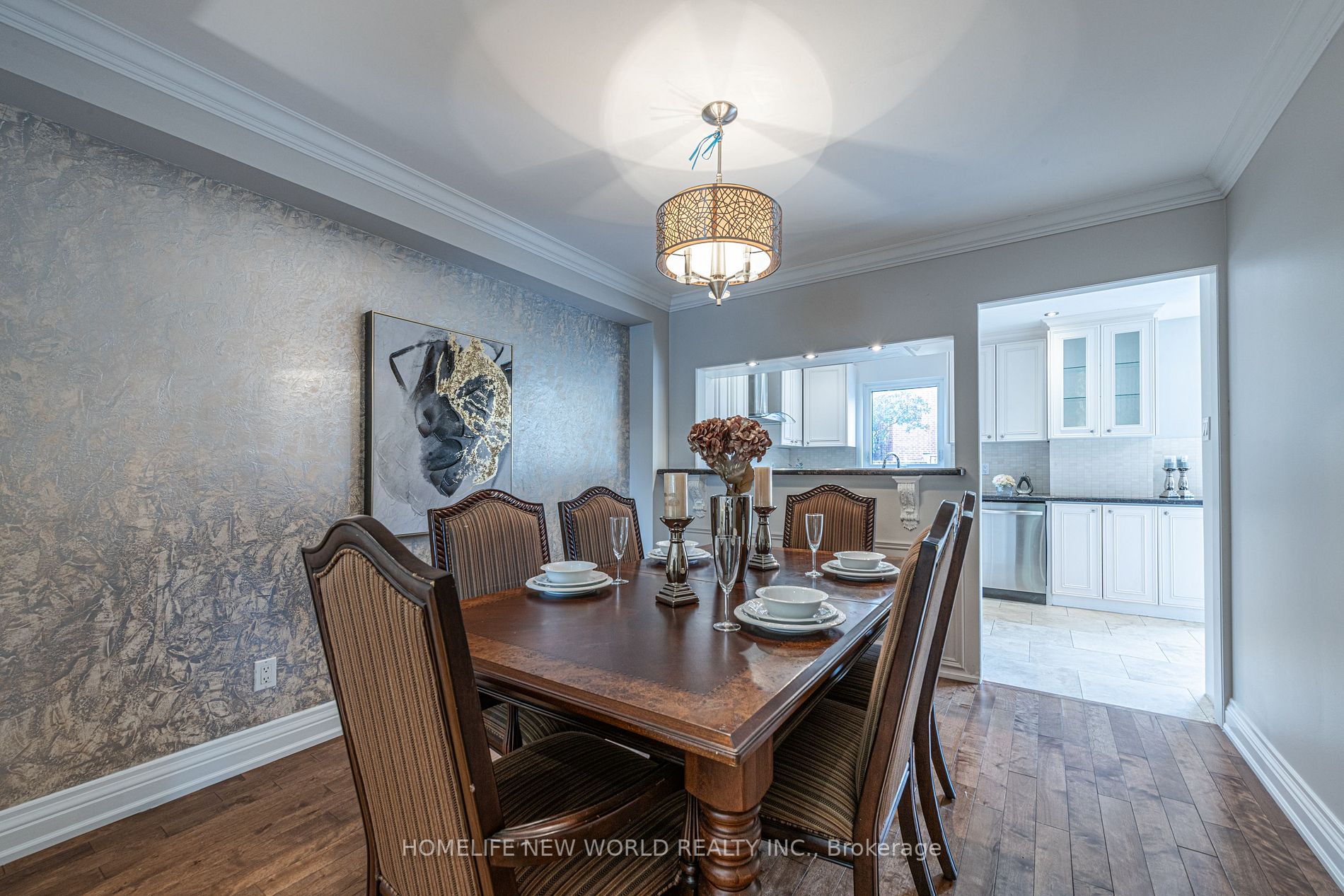 271 Paisley Blvd W