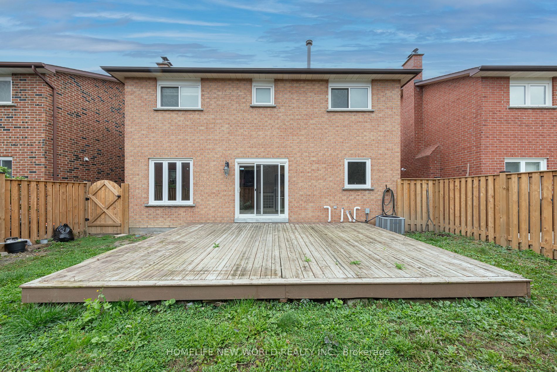 271 Paisley Blvd W