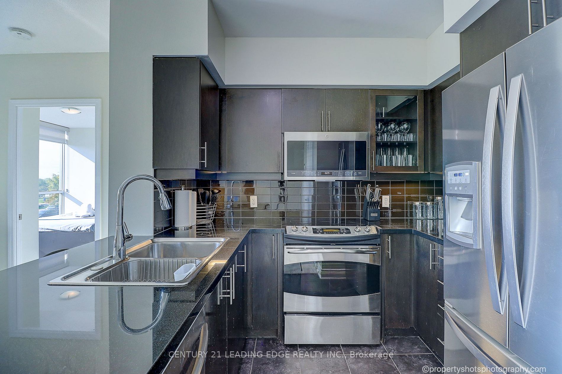 1900 Lakeshore Blvd W, #303