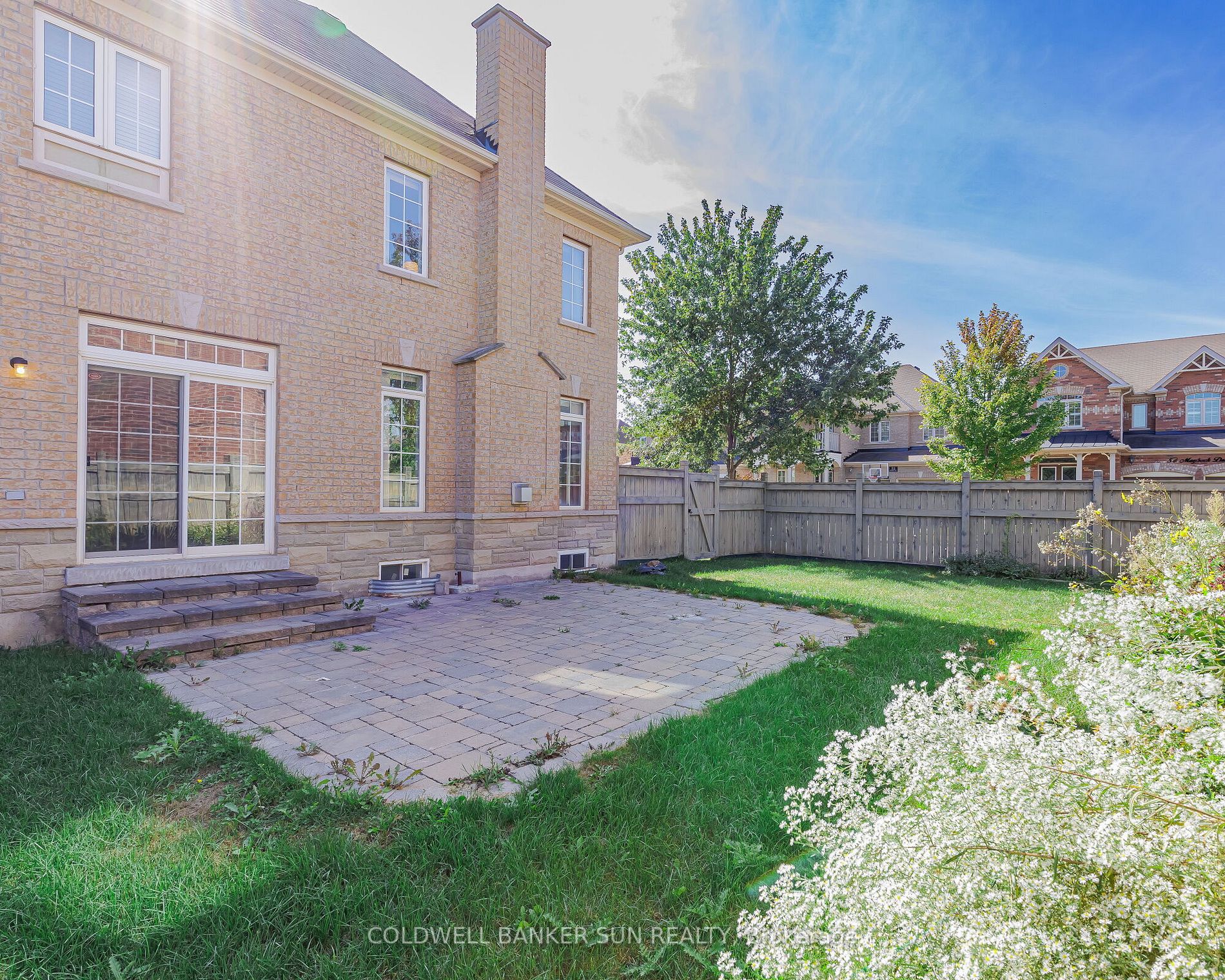 49 Maybeck Dr N
