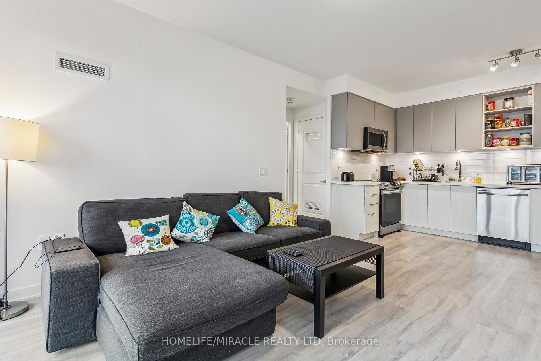 4655 Metcalfe Ave, #302