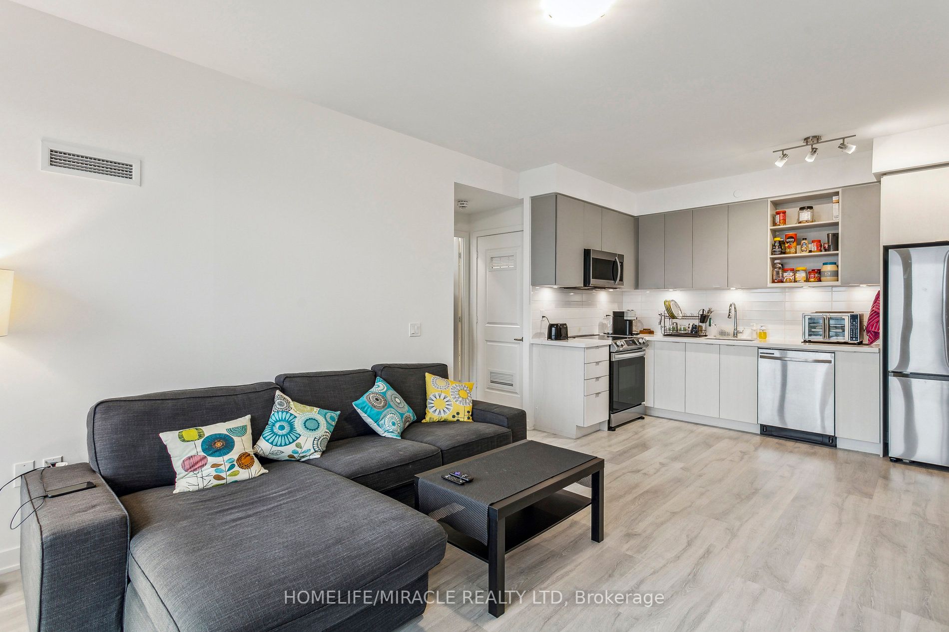 4655 Metcalfe Ave, #302