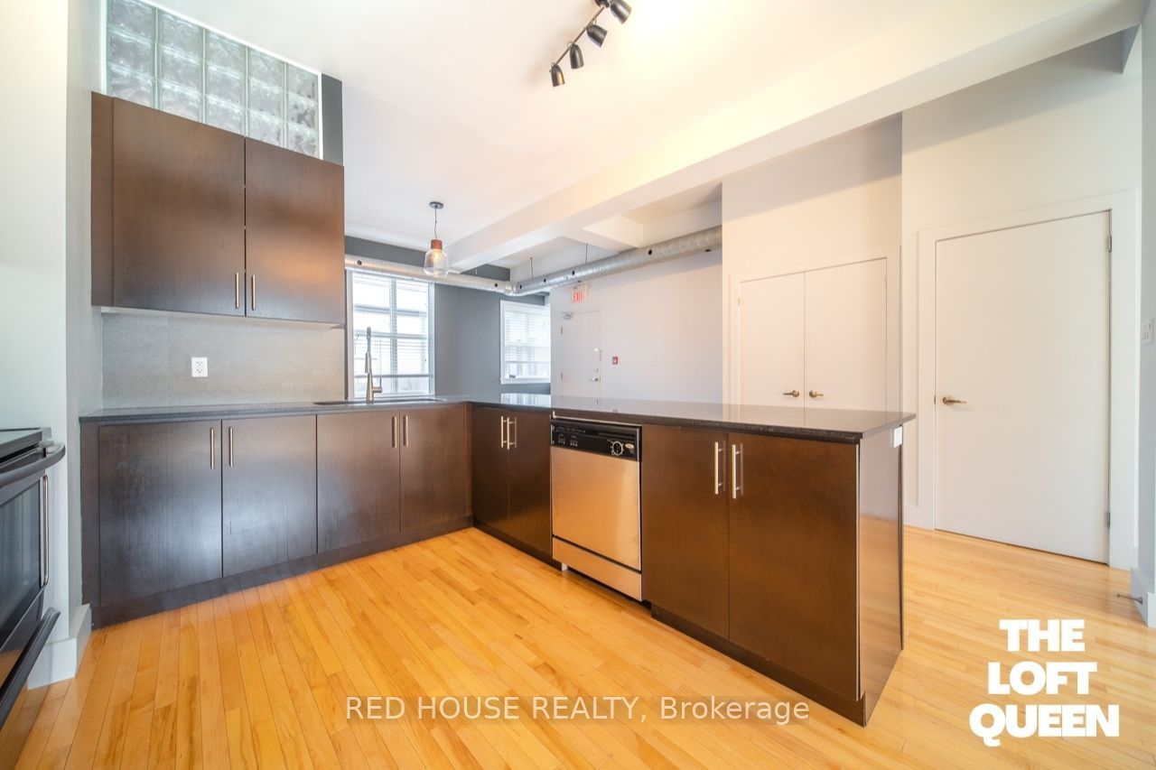 99 Chandos Ave, #206