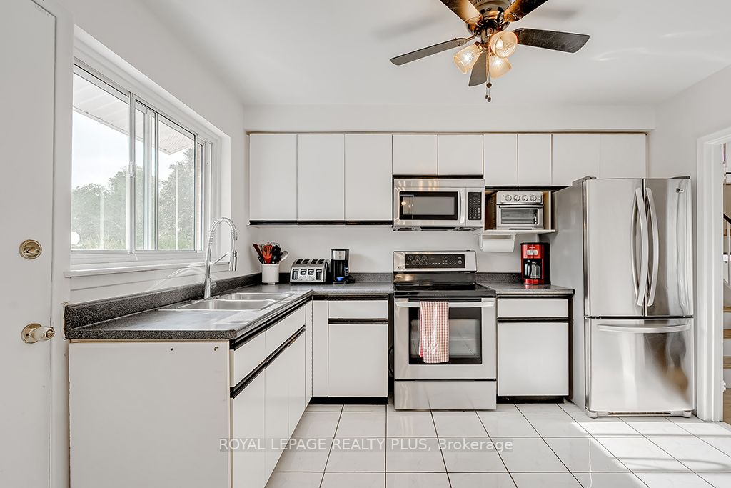 2116 Truscott Dr