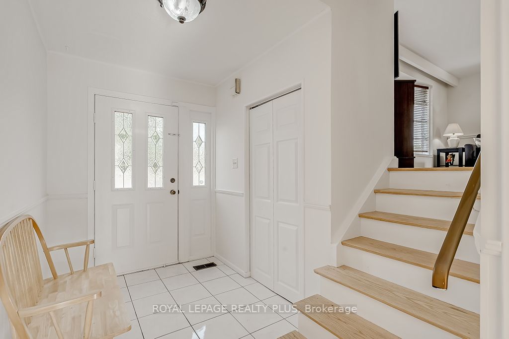 2116 Truscott Dr