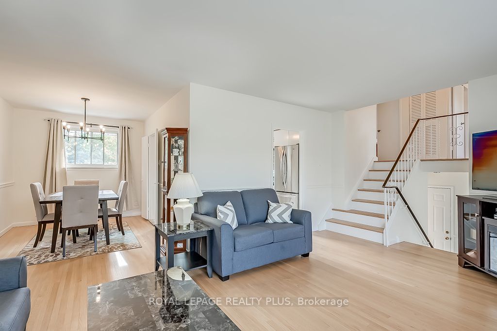 2116 Truscott Dr