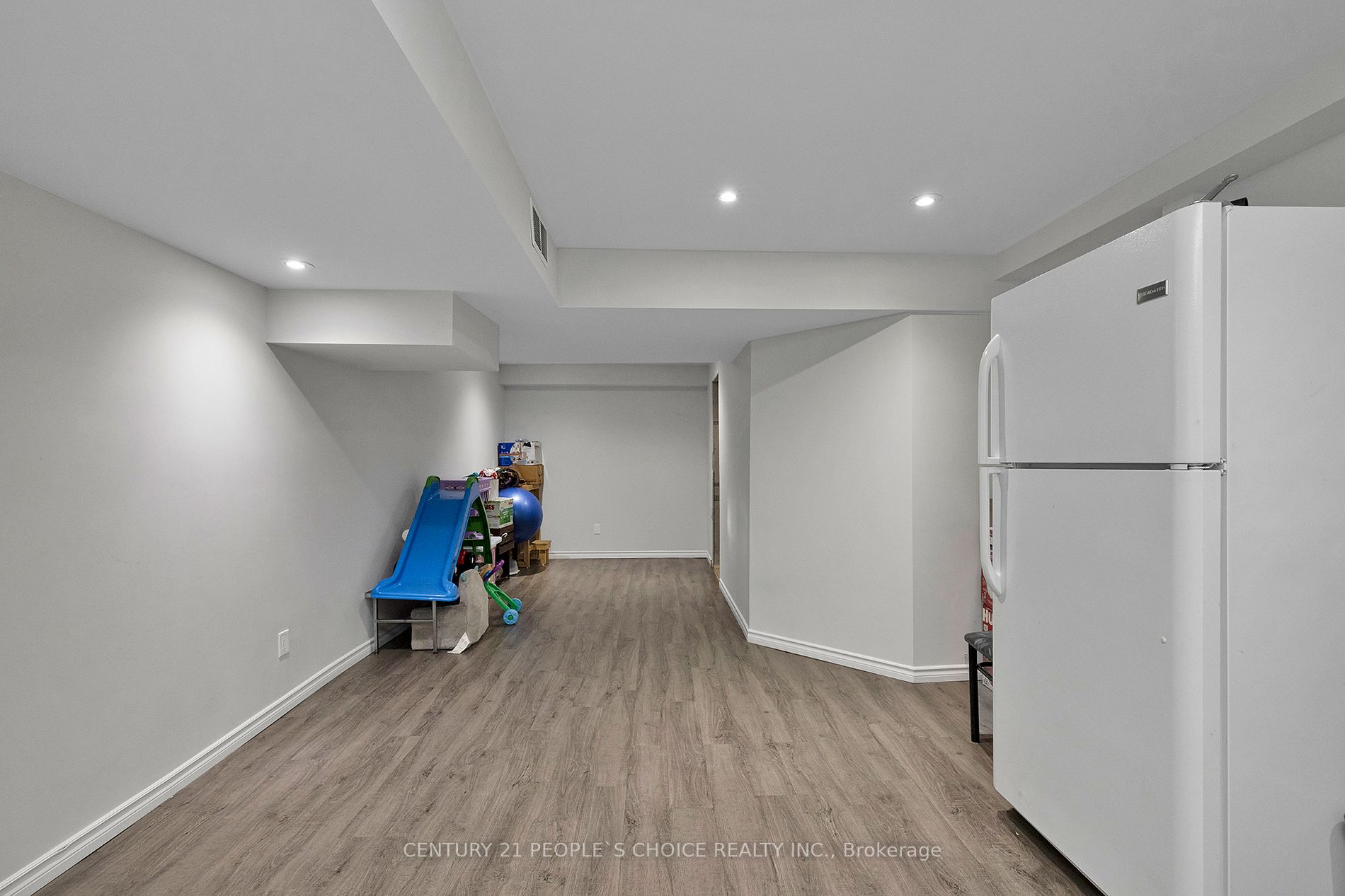 32 Frank Johnston Rd