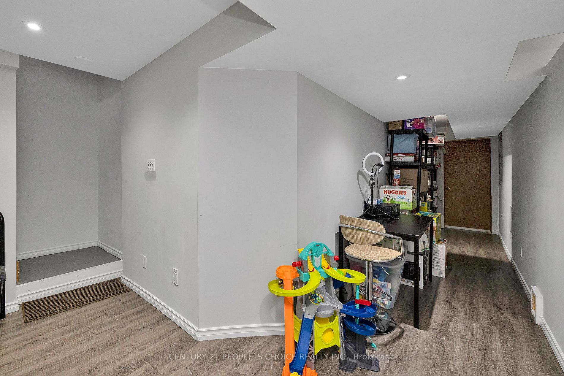 32 Frank Johnston Rd