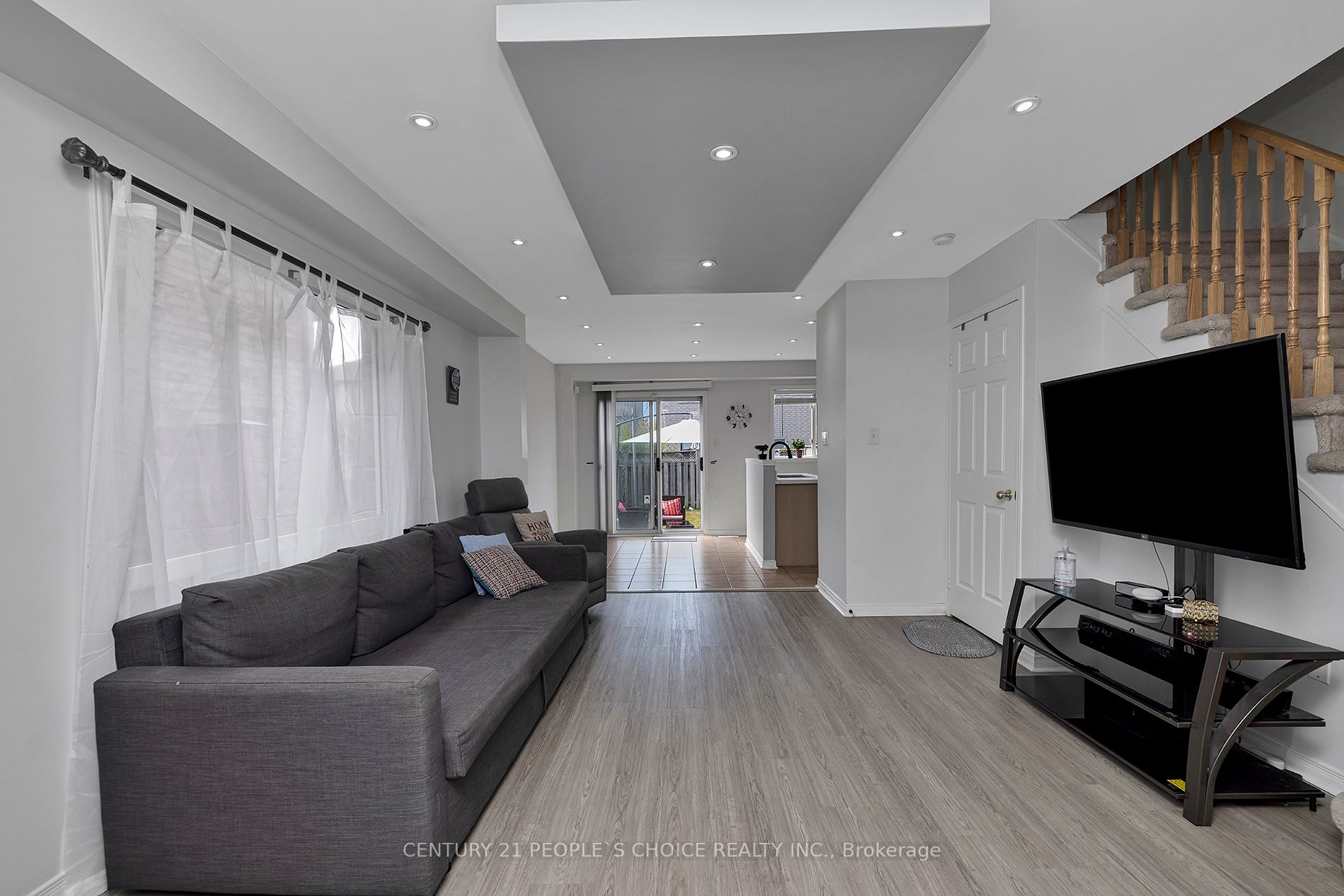 32 Frank Johnston Rd