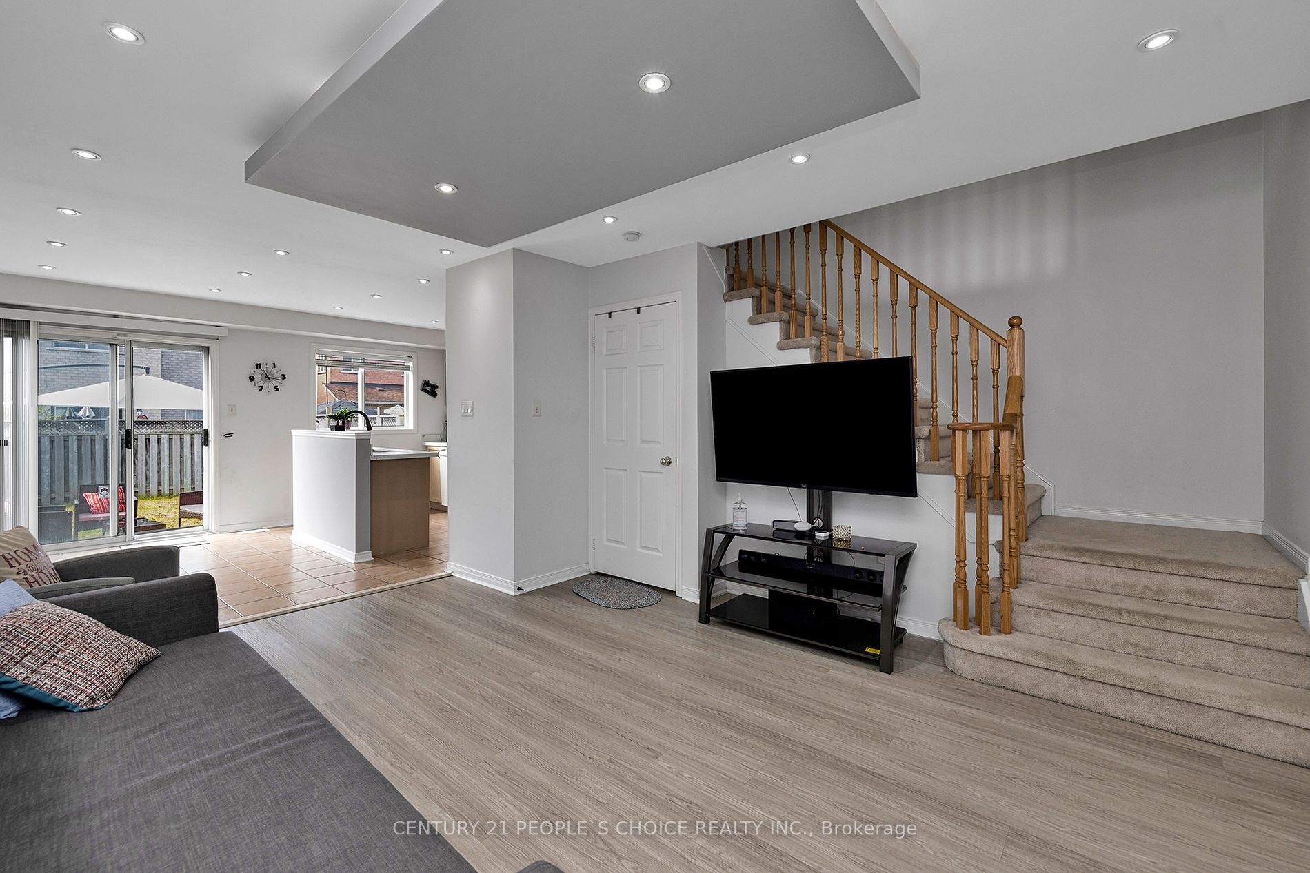 32 Frank Johnston Rd