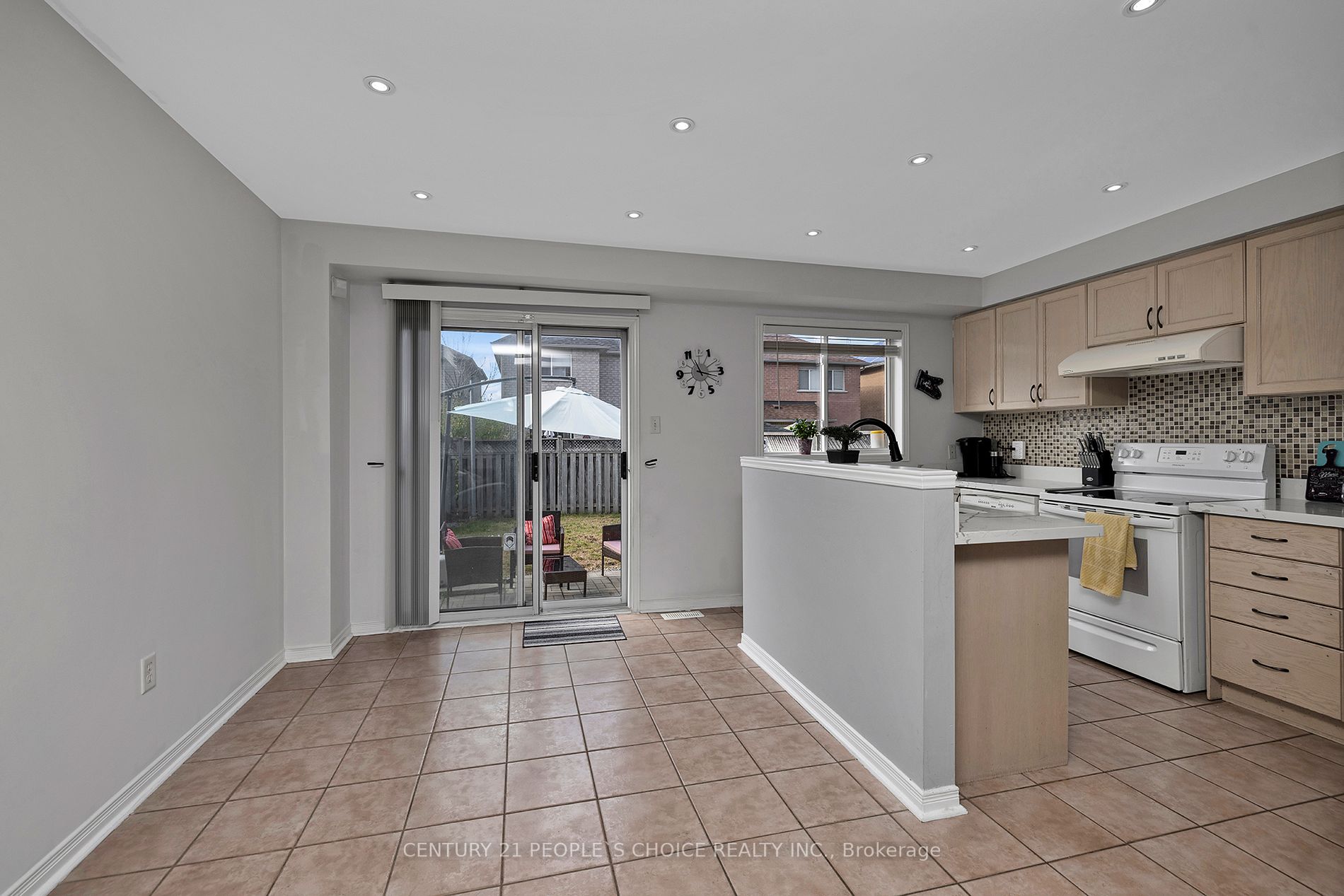 32 Frank Johnston Rd