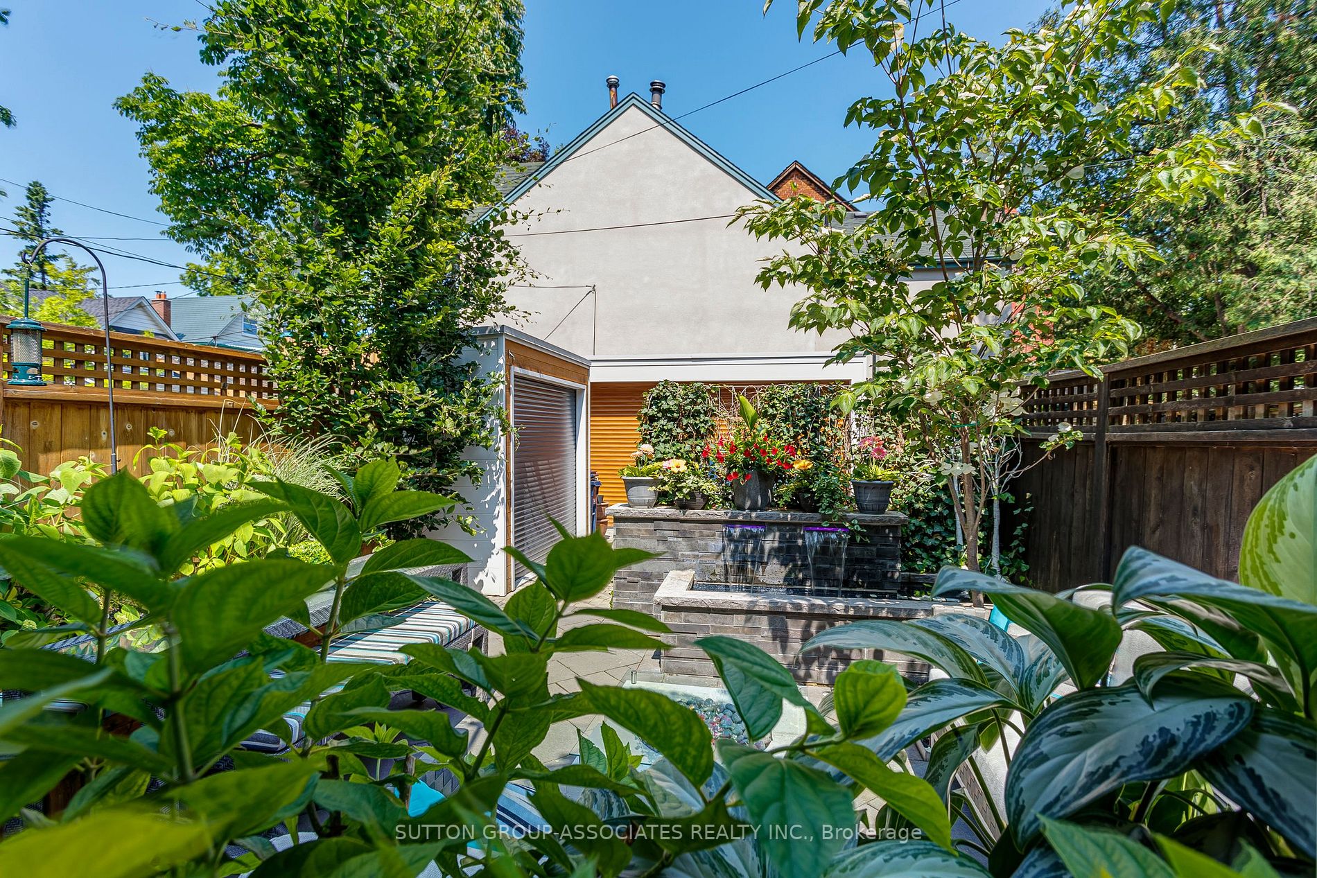 159 Sorauren Ave