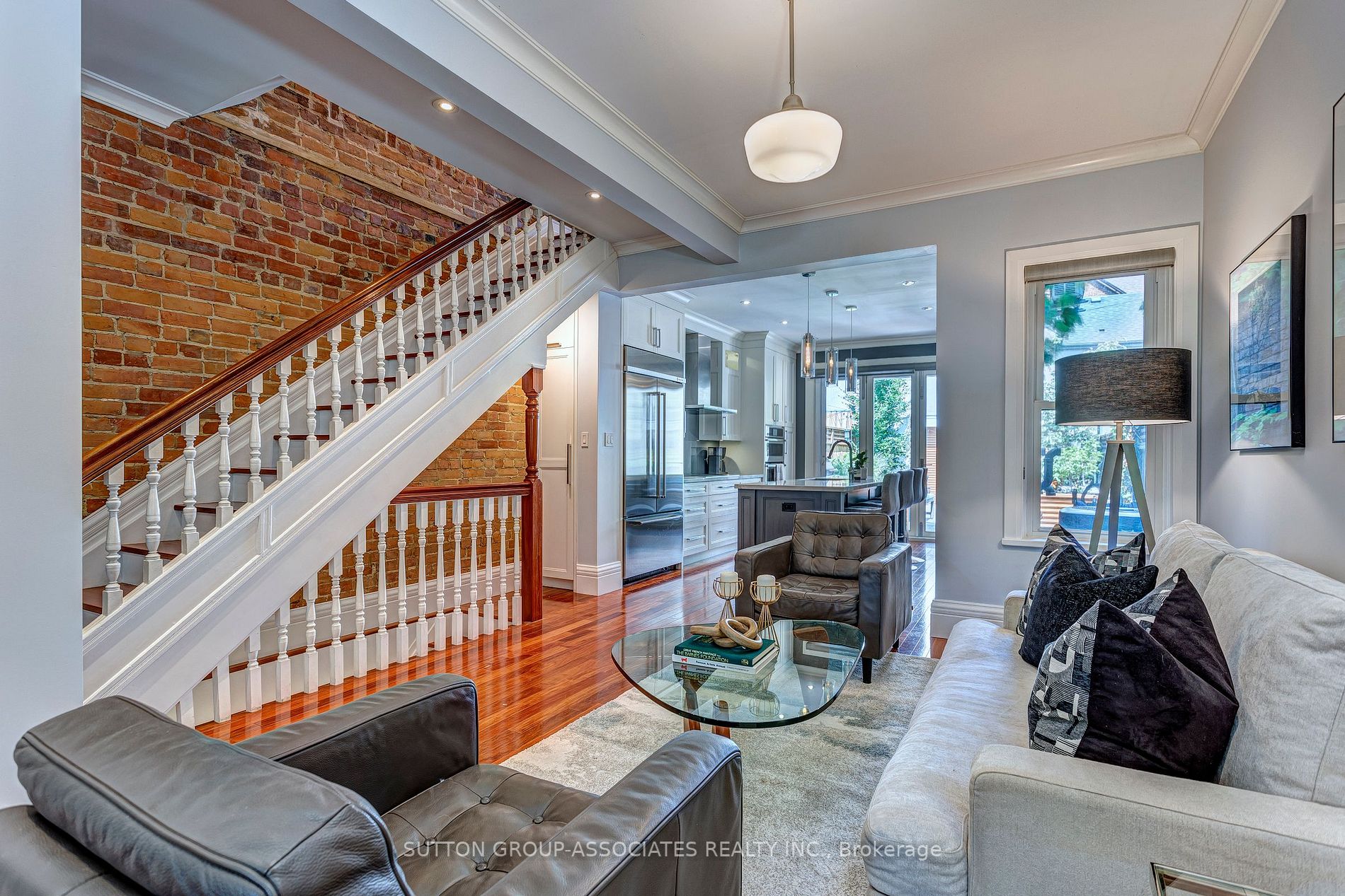 159 Sorauren Ave
