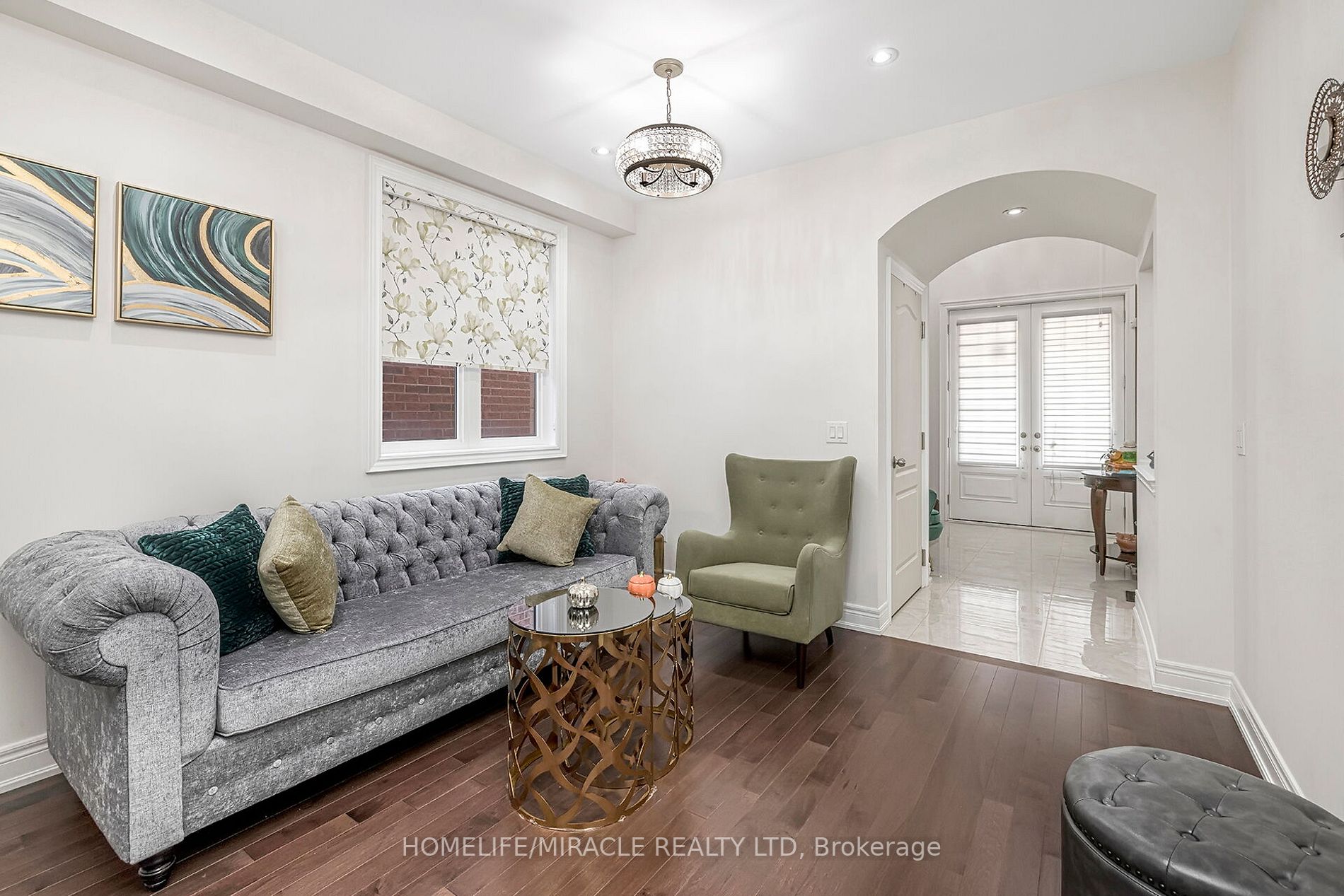29 Sinatra St