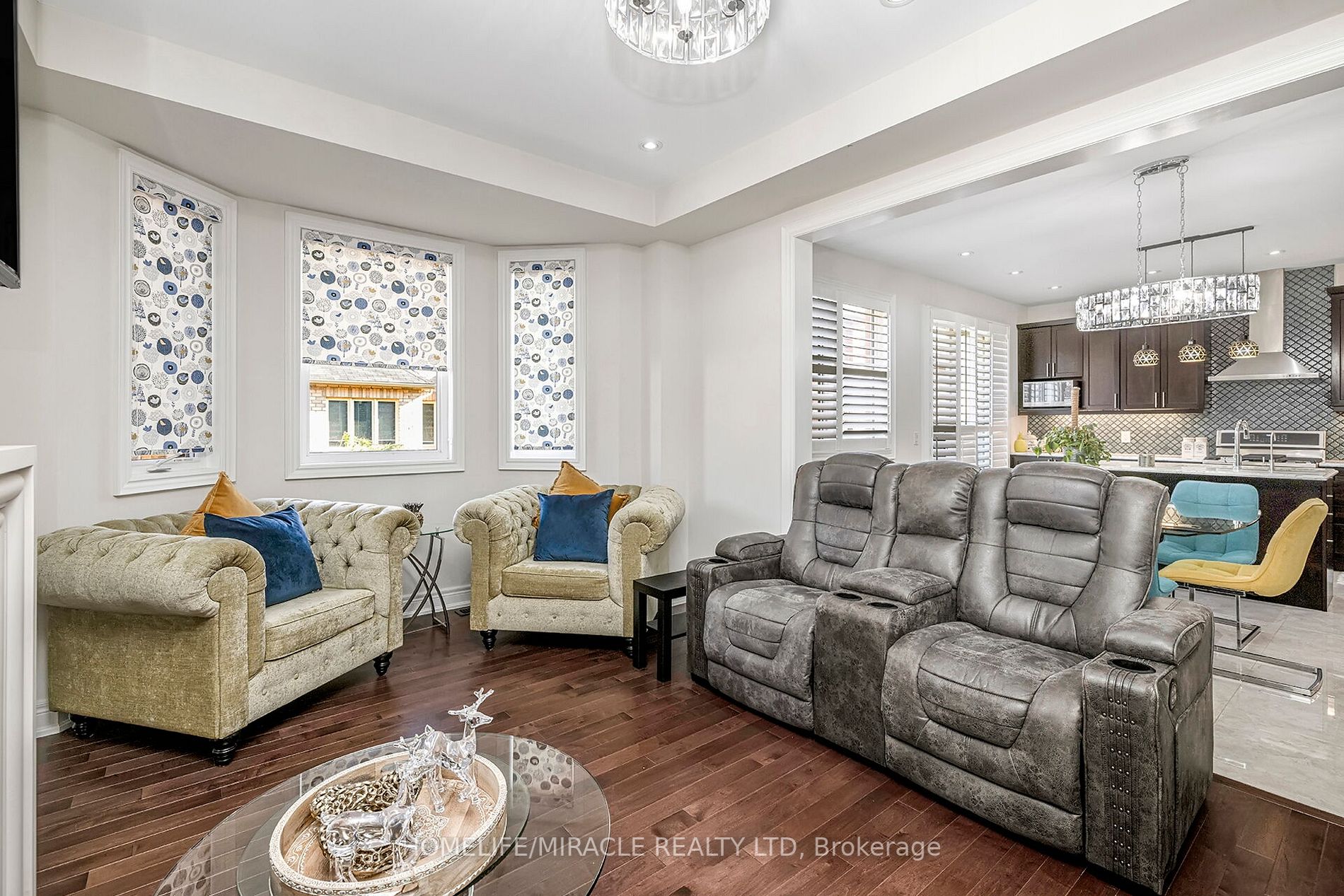 29 Sinatra St