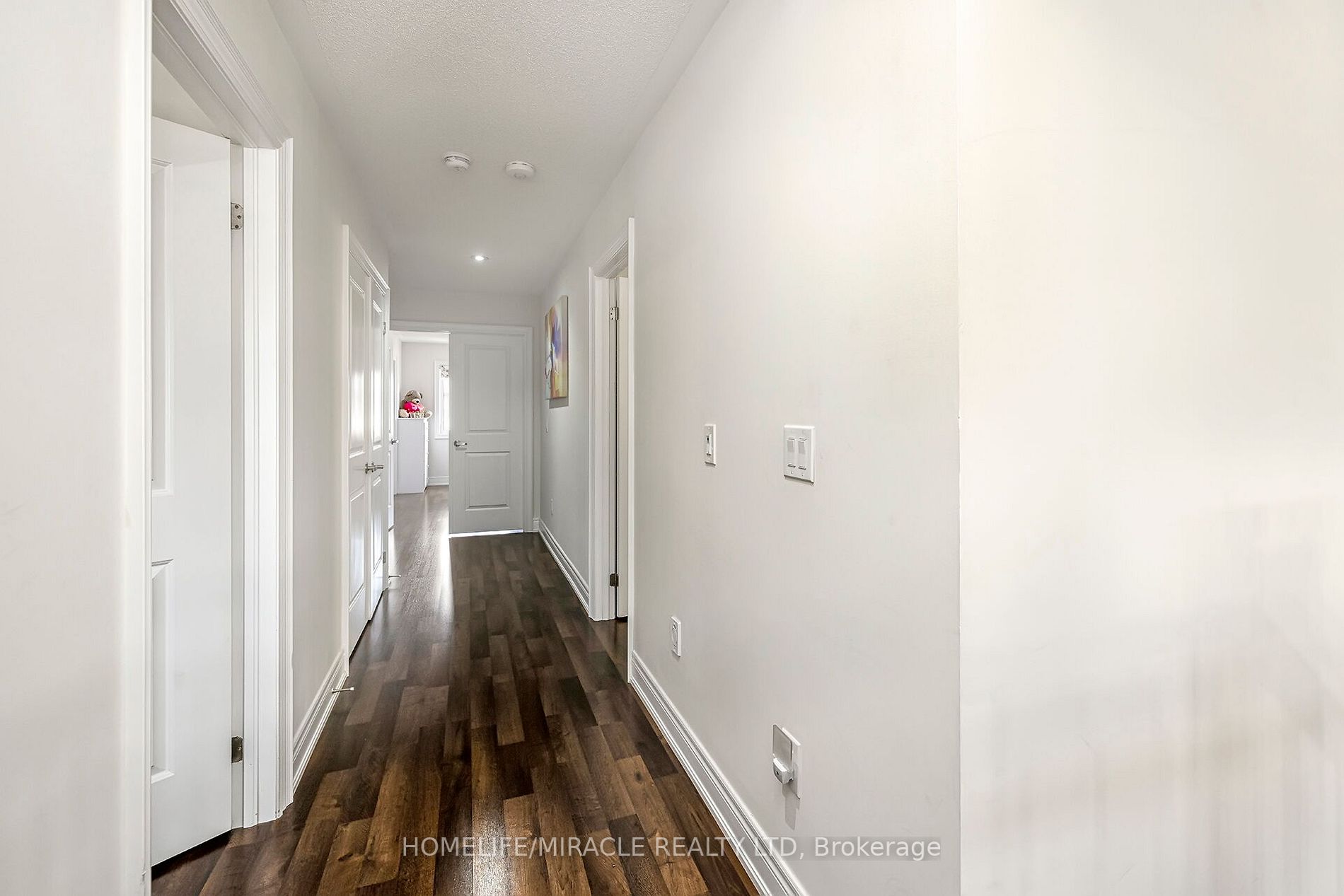 29 Sinatra St