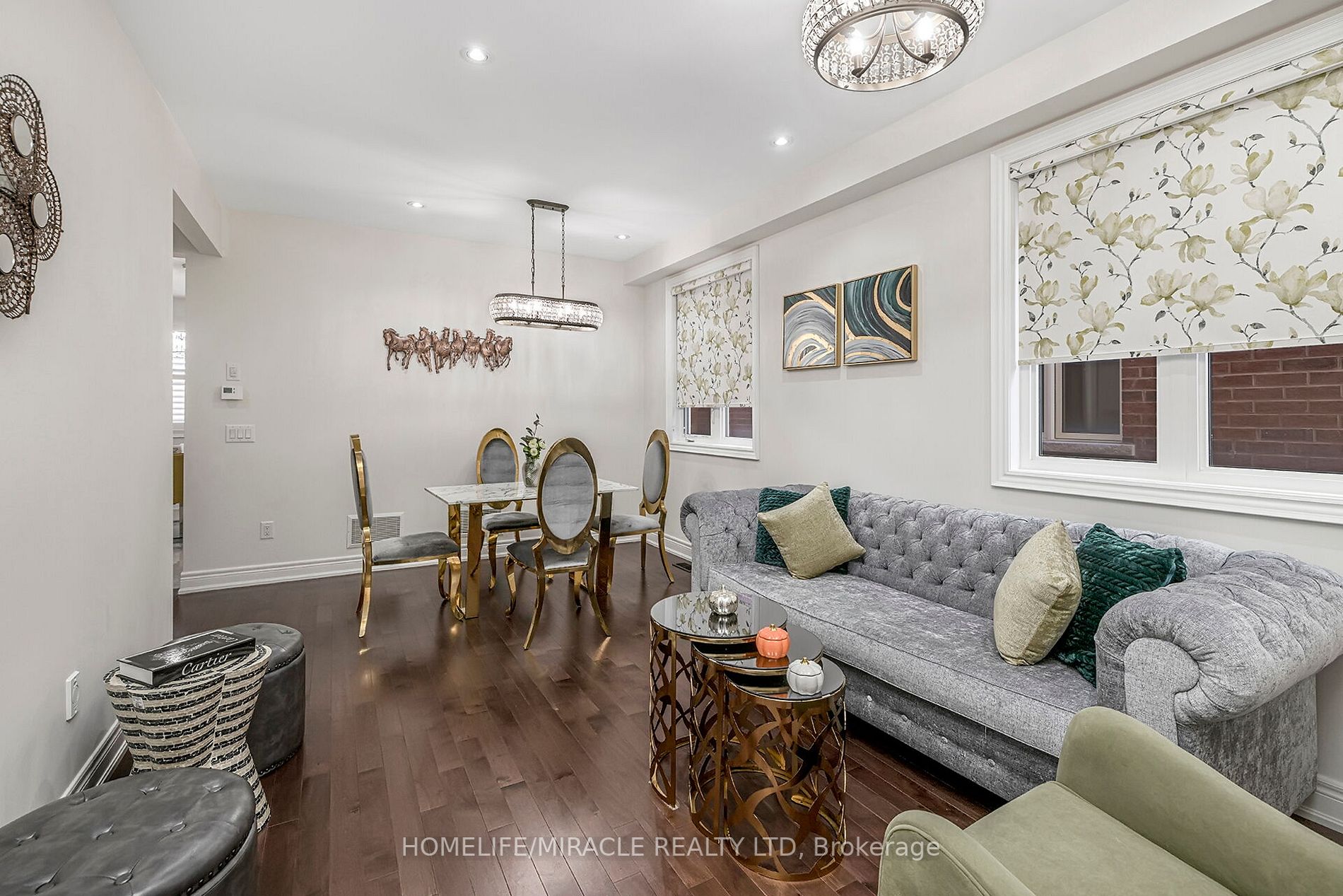 29 Sinatra St