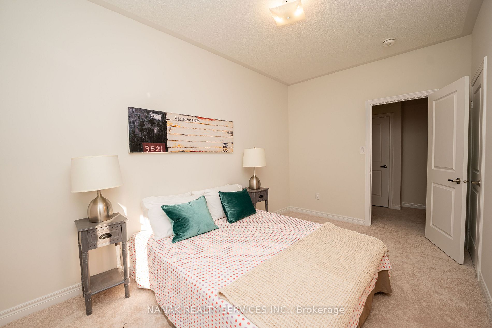 552 Brisdale Dr