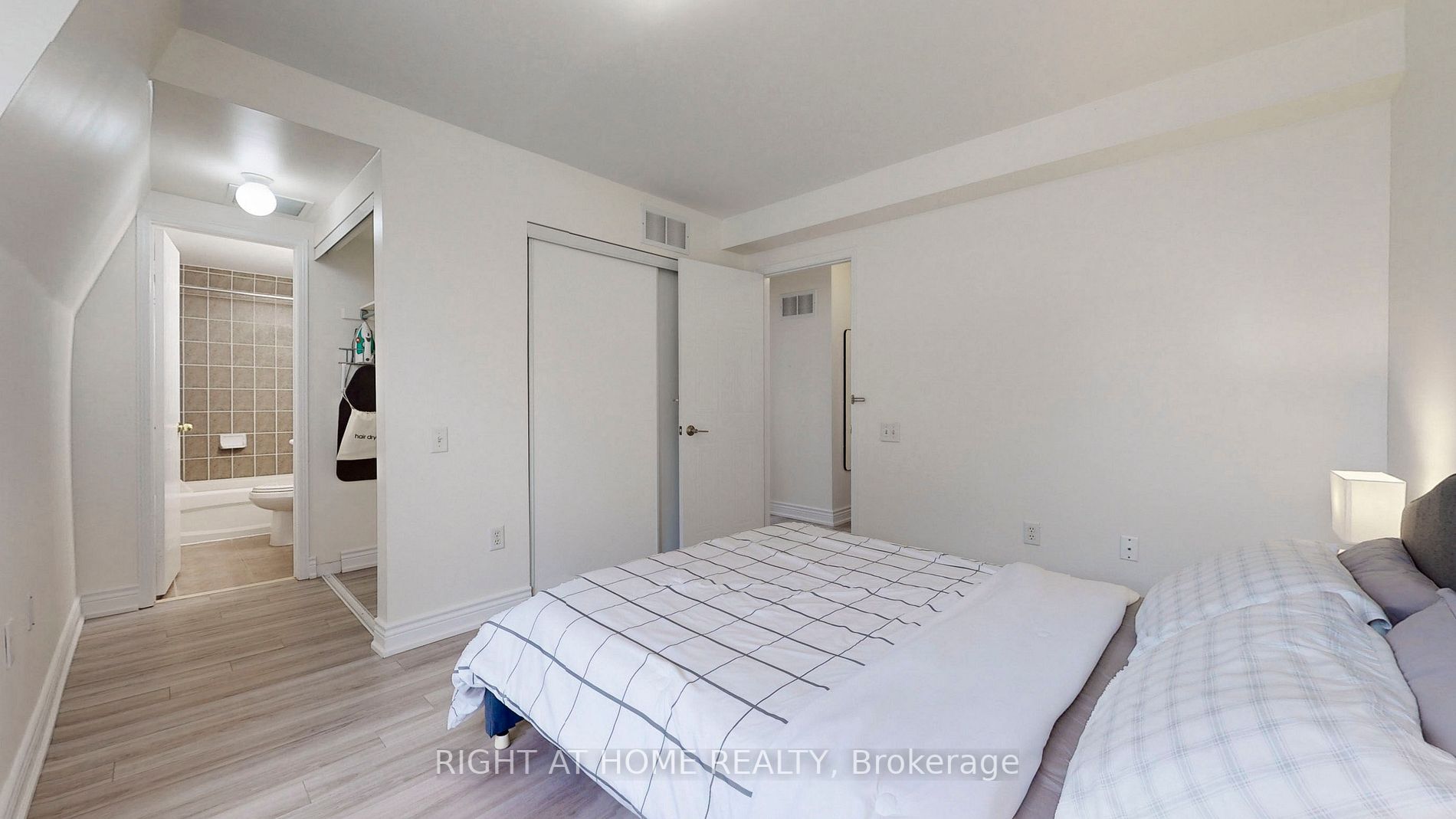 760 Lawrence Ave W, #79