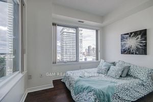 385 Prince Of Wales Dr, #1102
