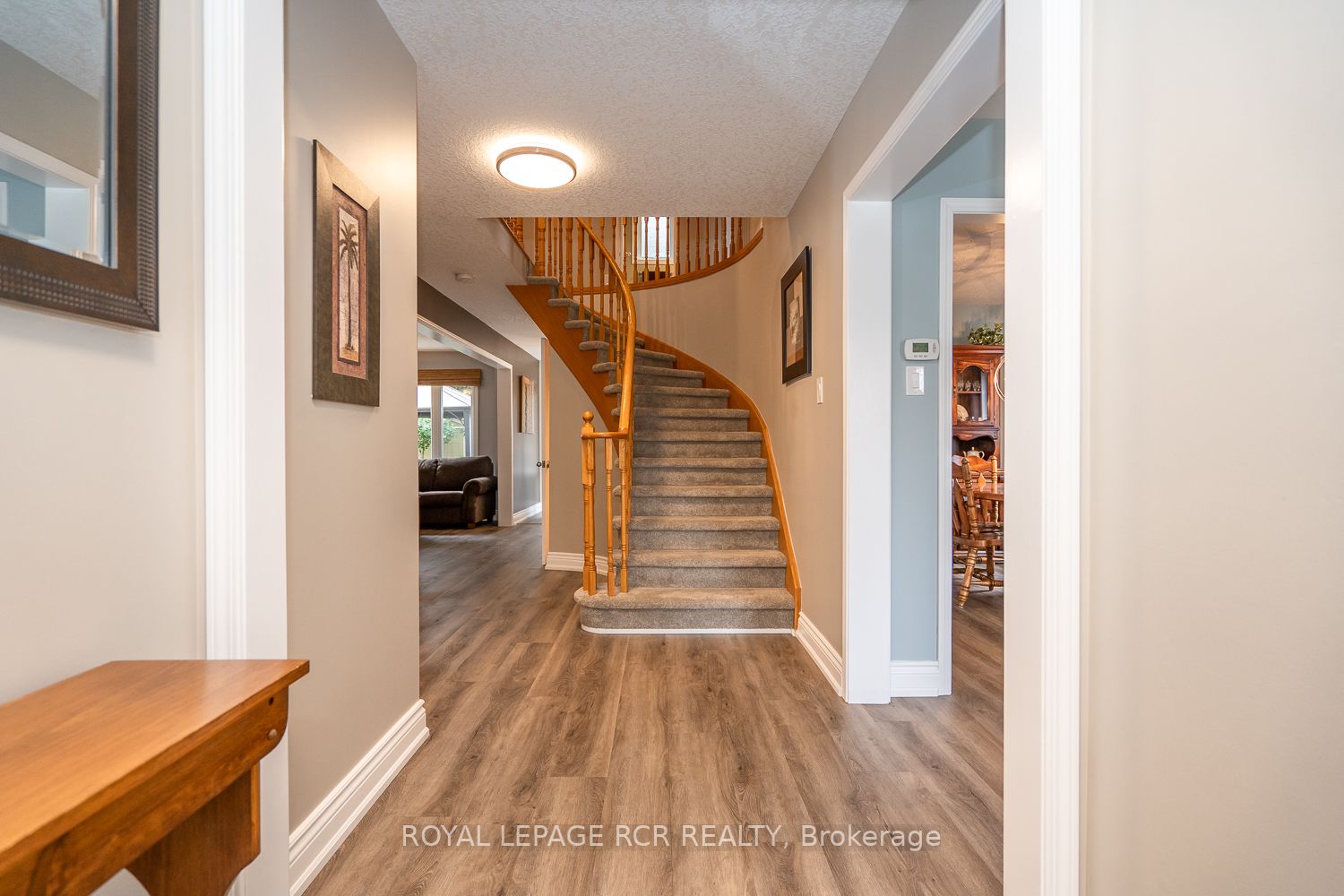 203 Walsh Cres