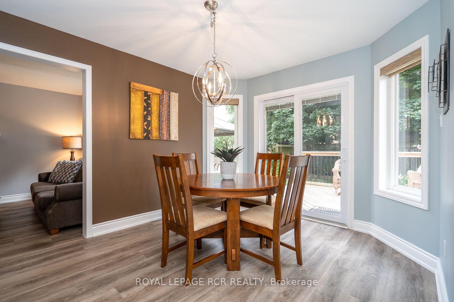 203 Walsh Cres