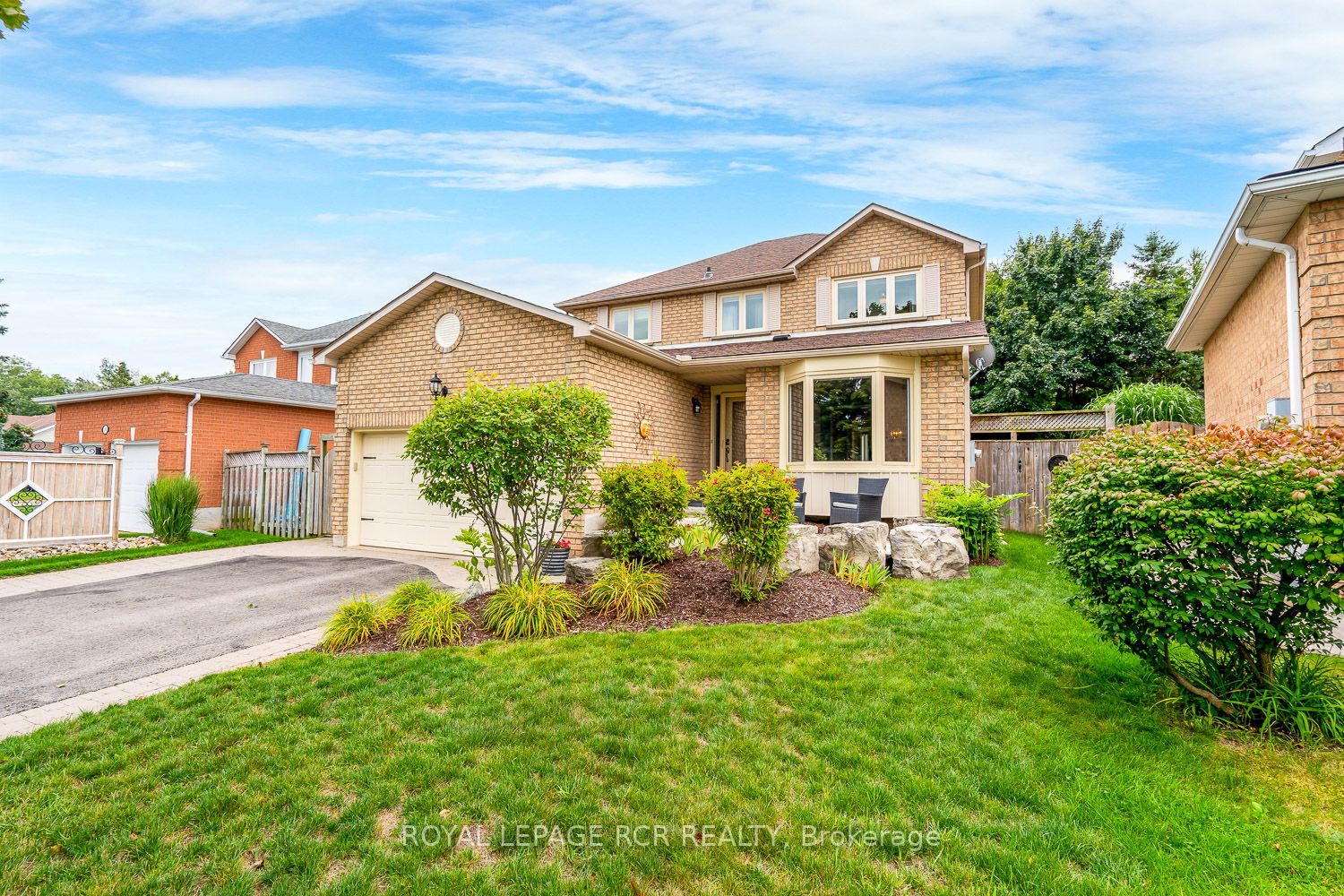 203 Walsh Cres
