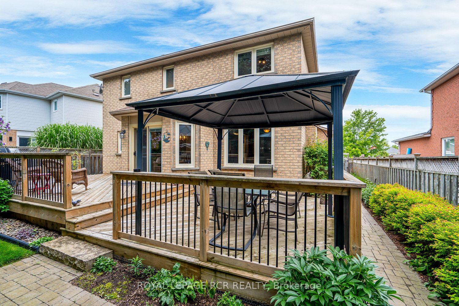 203 Walsh Cres