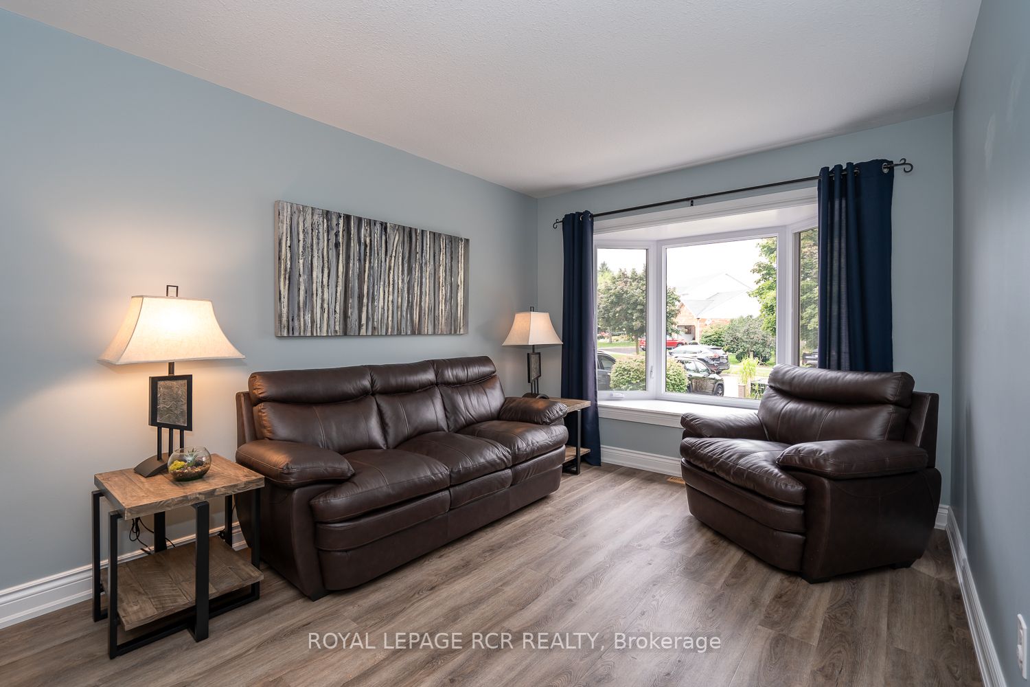 203 Walsh Cres