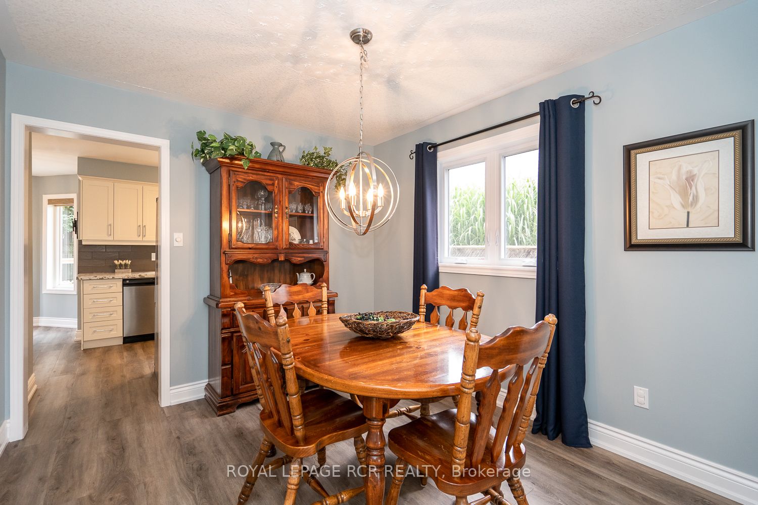 203 Walsh Cres