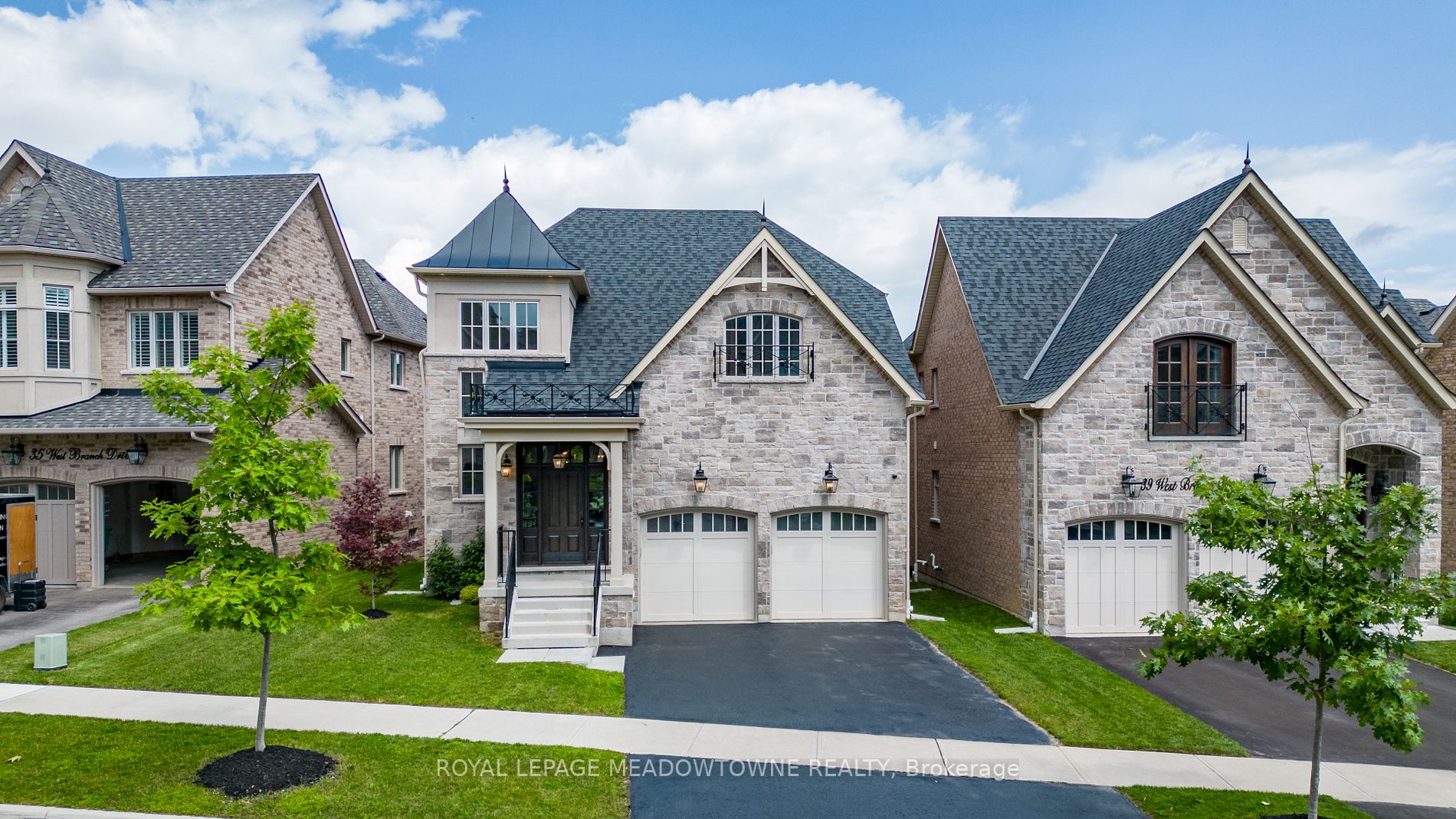 37 West Branch Dr