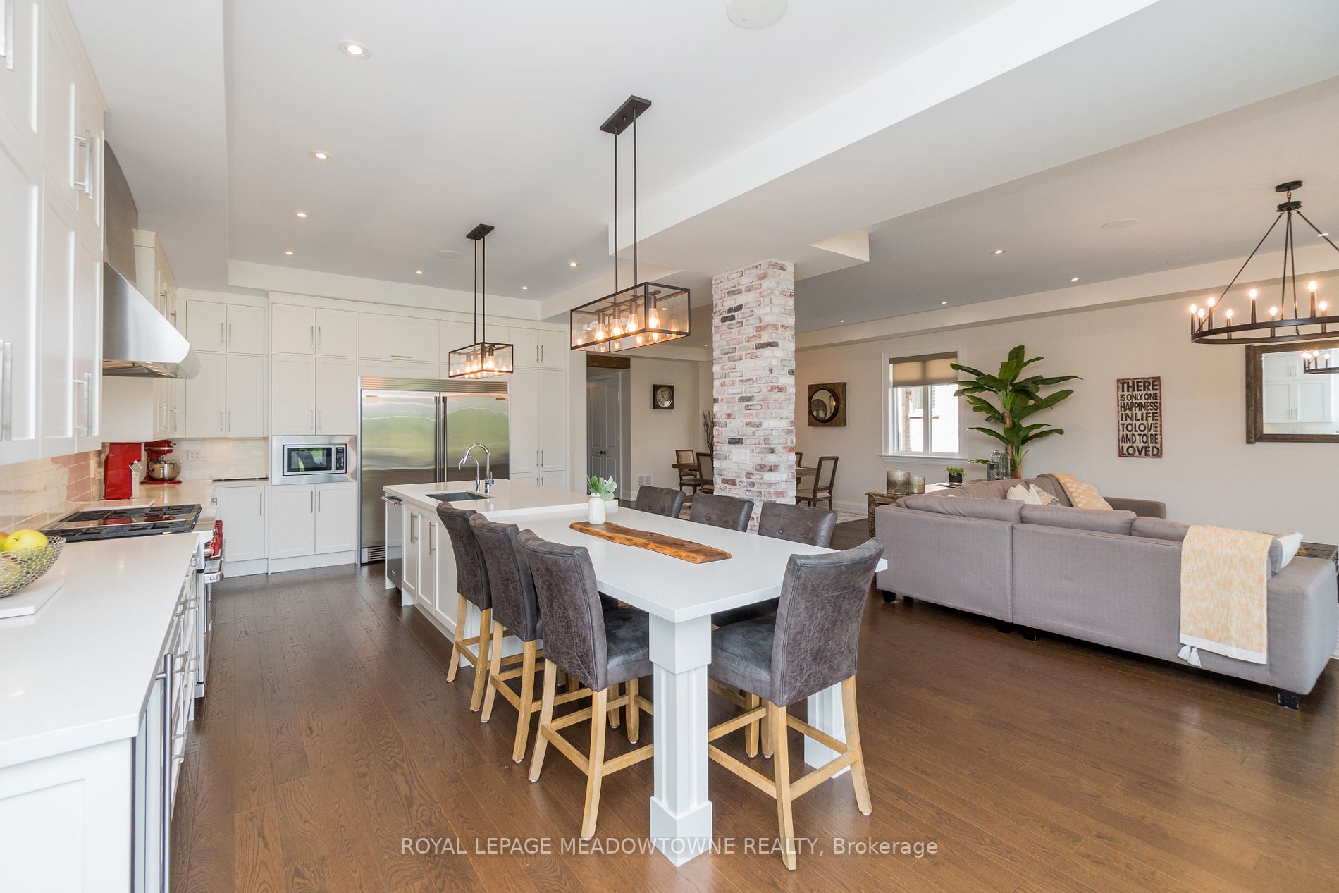 37 West Branch Dr