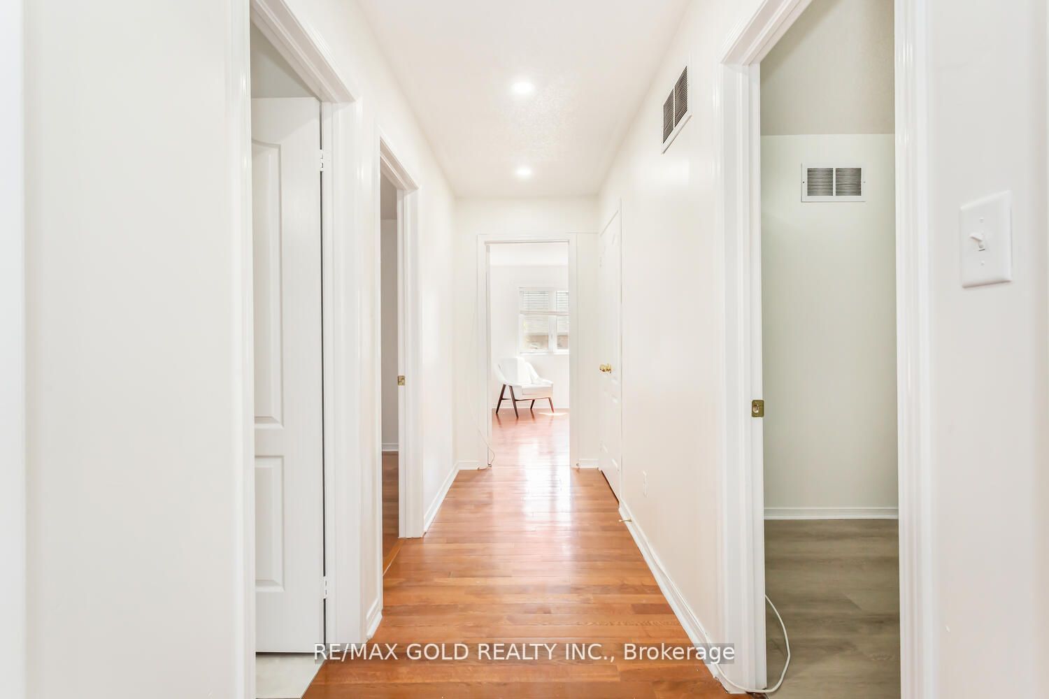55 Cobblehill Cres
