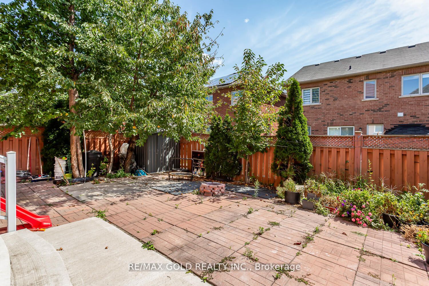 55 Cobblehill Cres