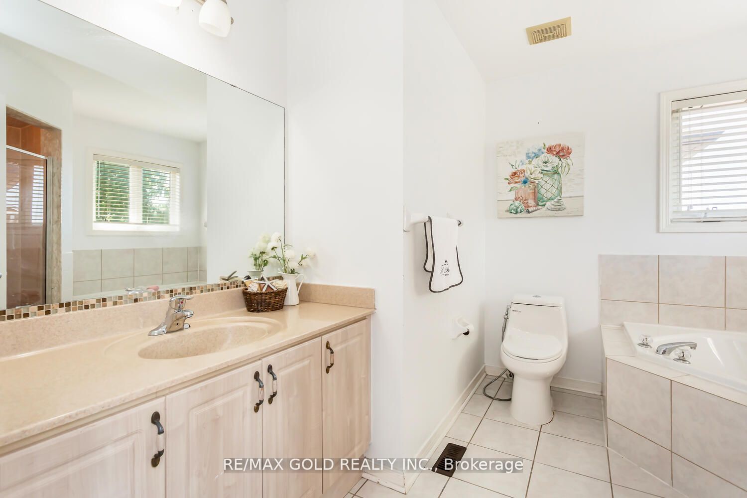 55 Cobblehill Cres