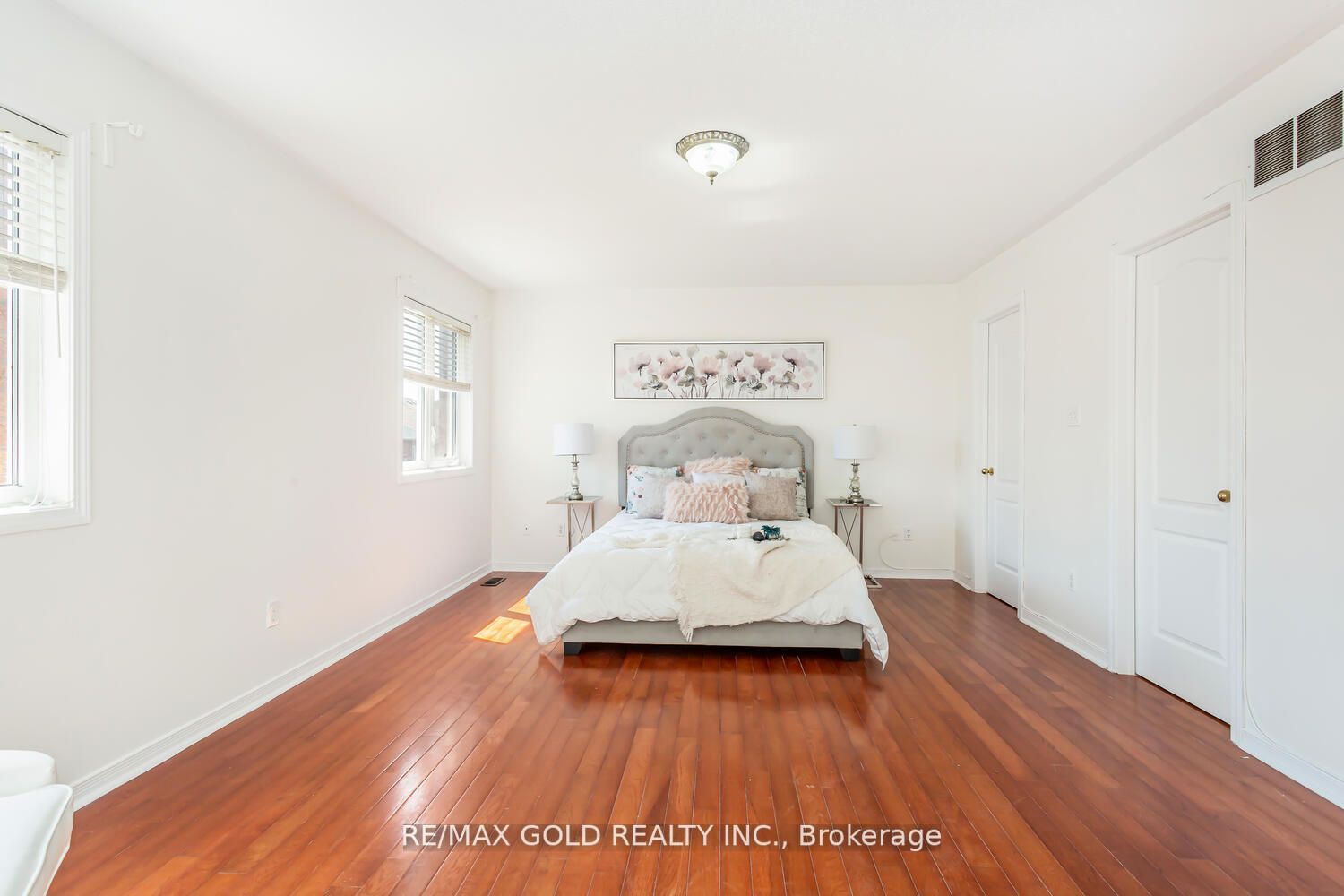 55 Cobblehill Cres