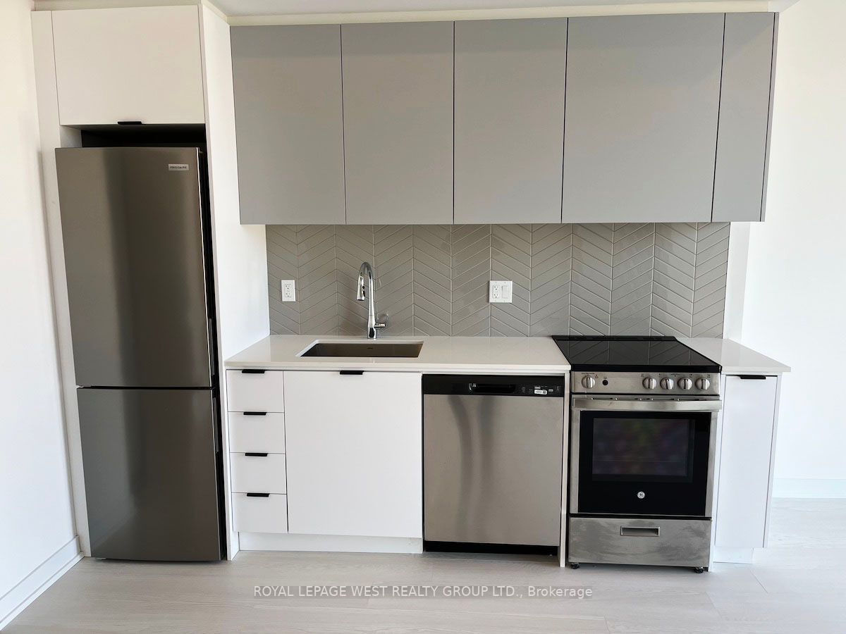 57 Brock Ave, #508