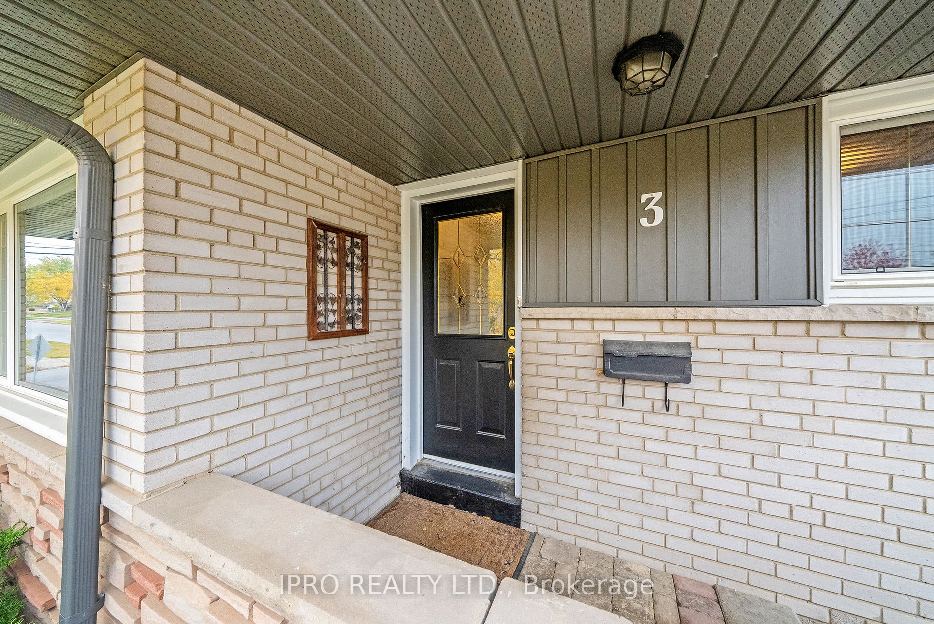 3 Gower Crt