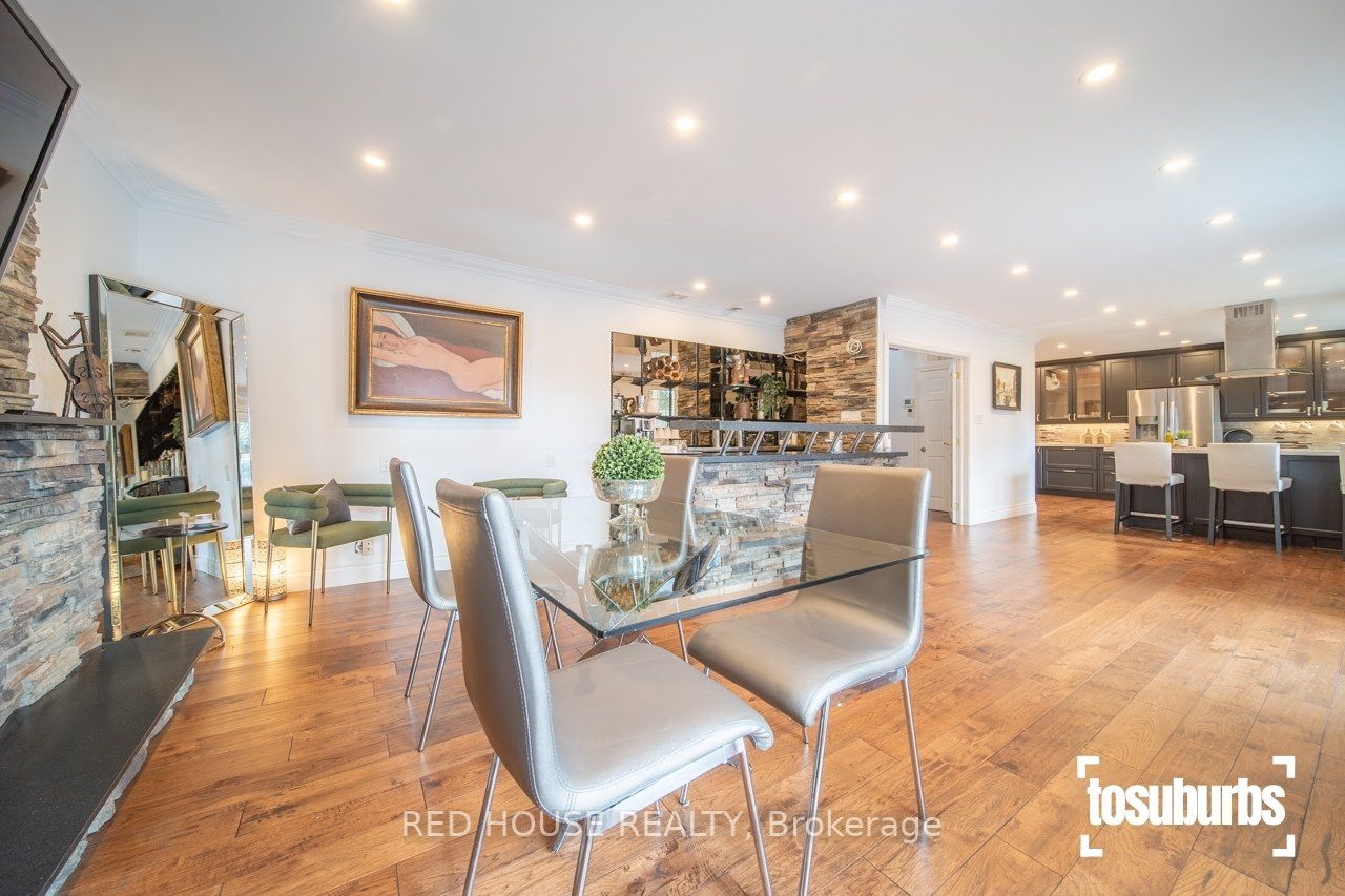 3256 Cindy Cres