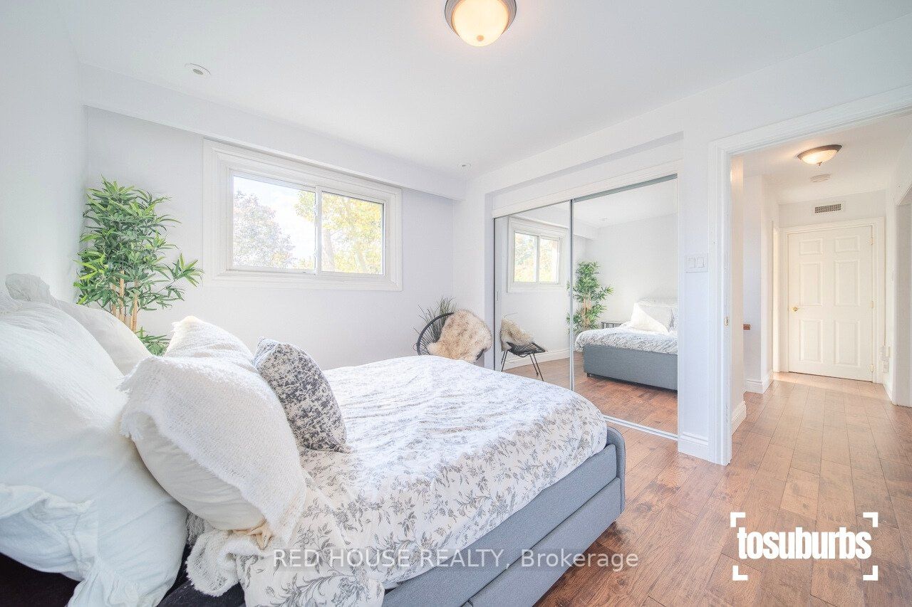 3256 Cindy Cres