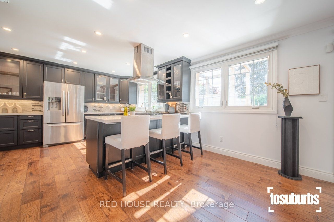 3256 Cindy Cres