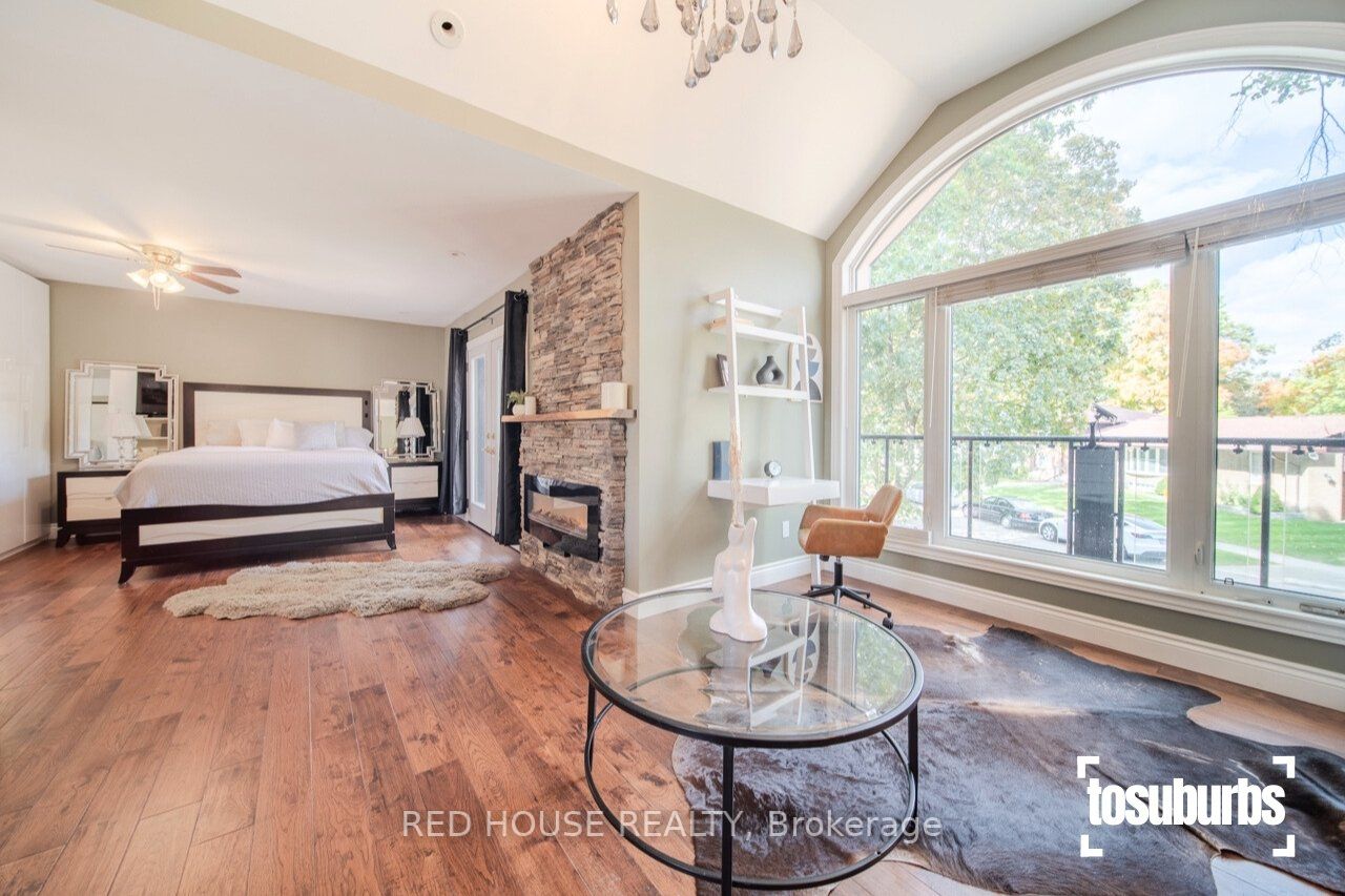 3256 Cindy Cres