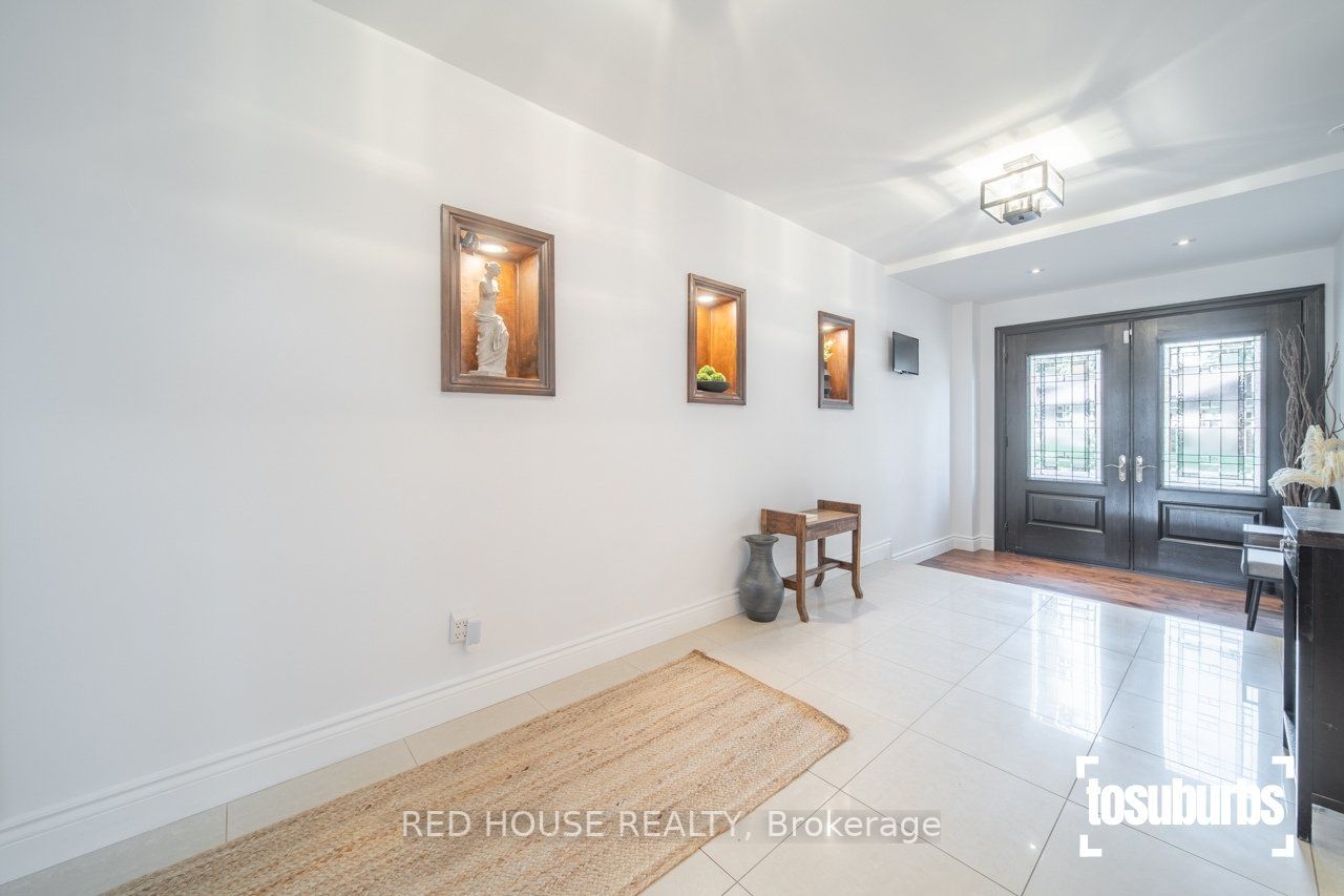 3256 Cindy Cres