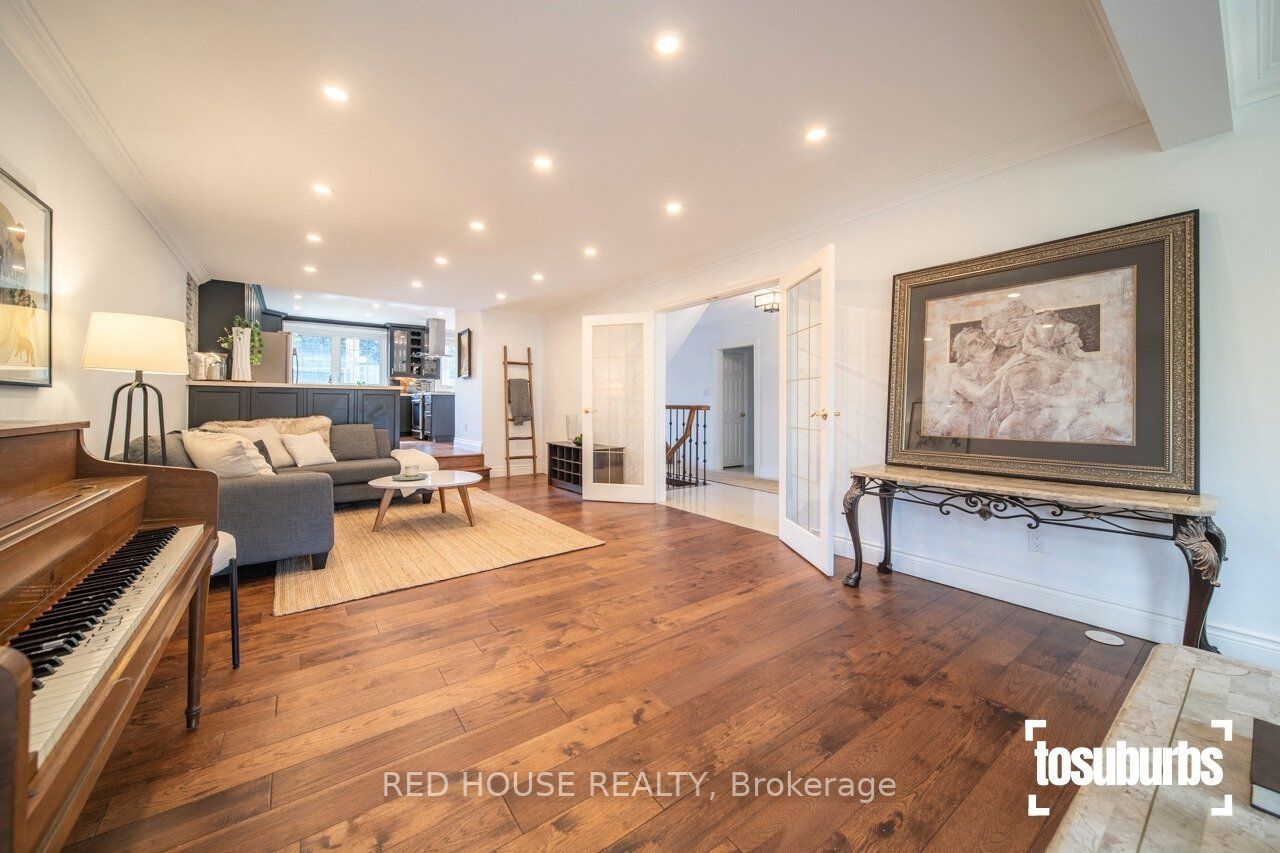 3256 Cindy Cres